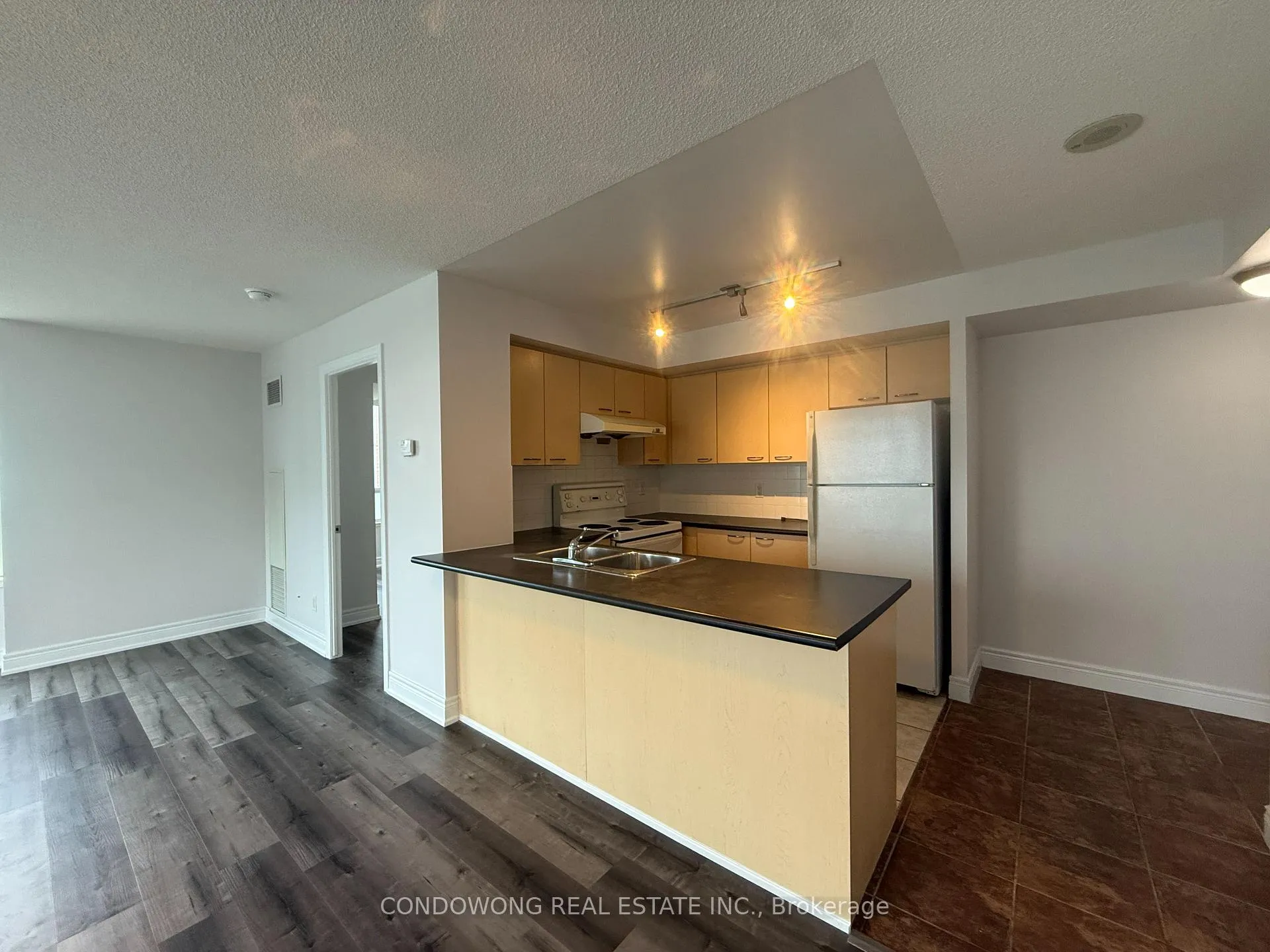 Photo 2 of Unit 918, 48 Suncrest Boulevard, Markham, Commerce Valley — HOMEH