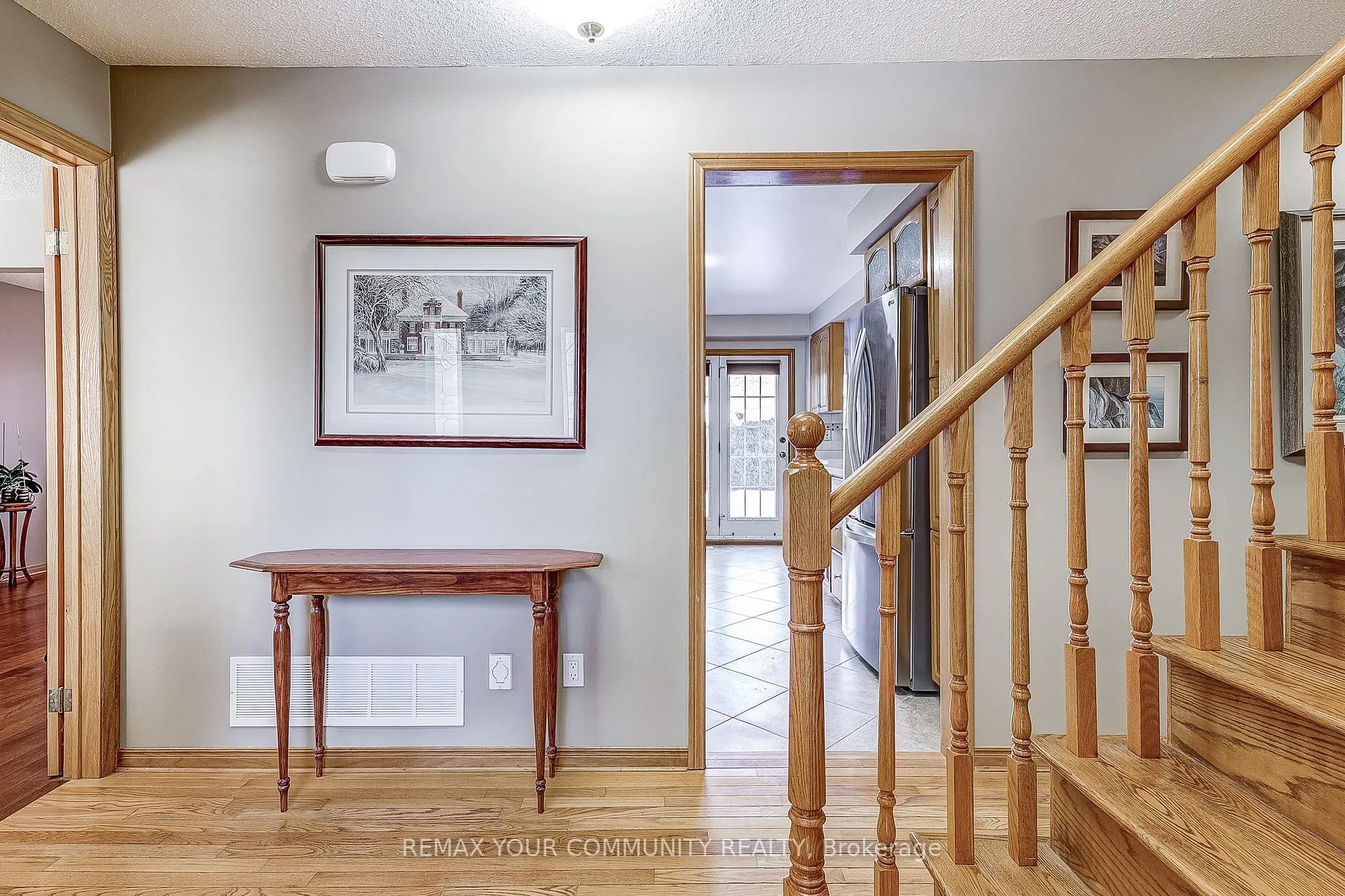 Photo 4 of 3 Sawyer Crescent, Markham, Markham Village — HOMEH