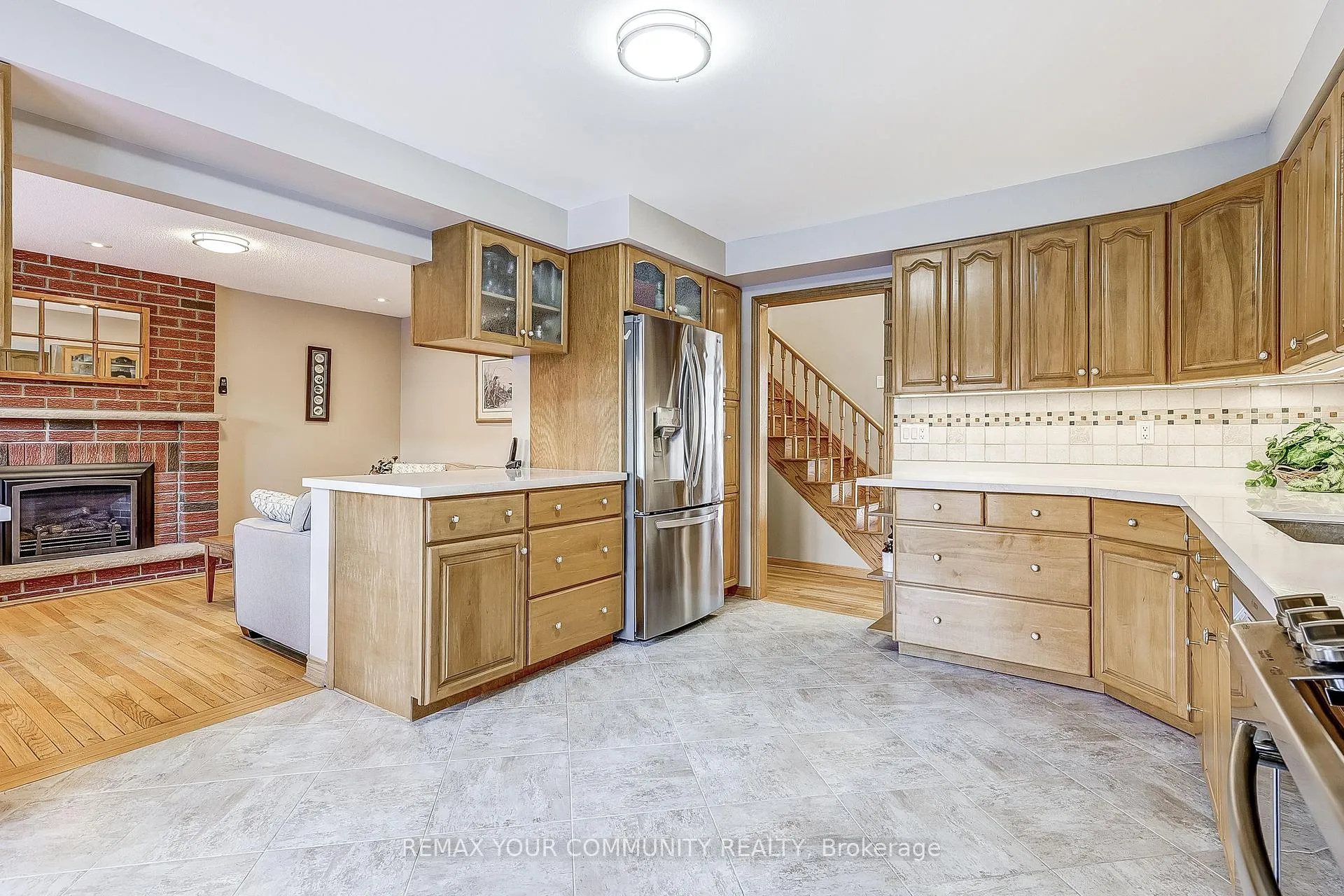 Photo 7 of 3 Sawyer Crescent, Markham, Markham Village — HOMEH