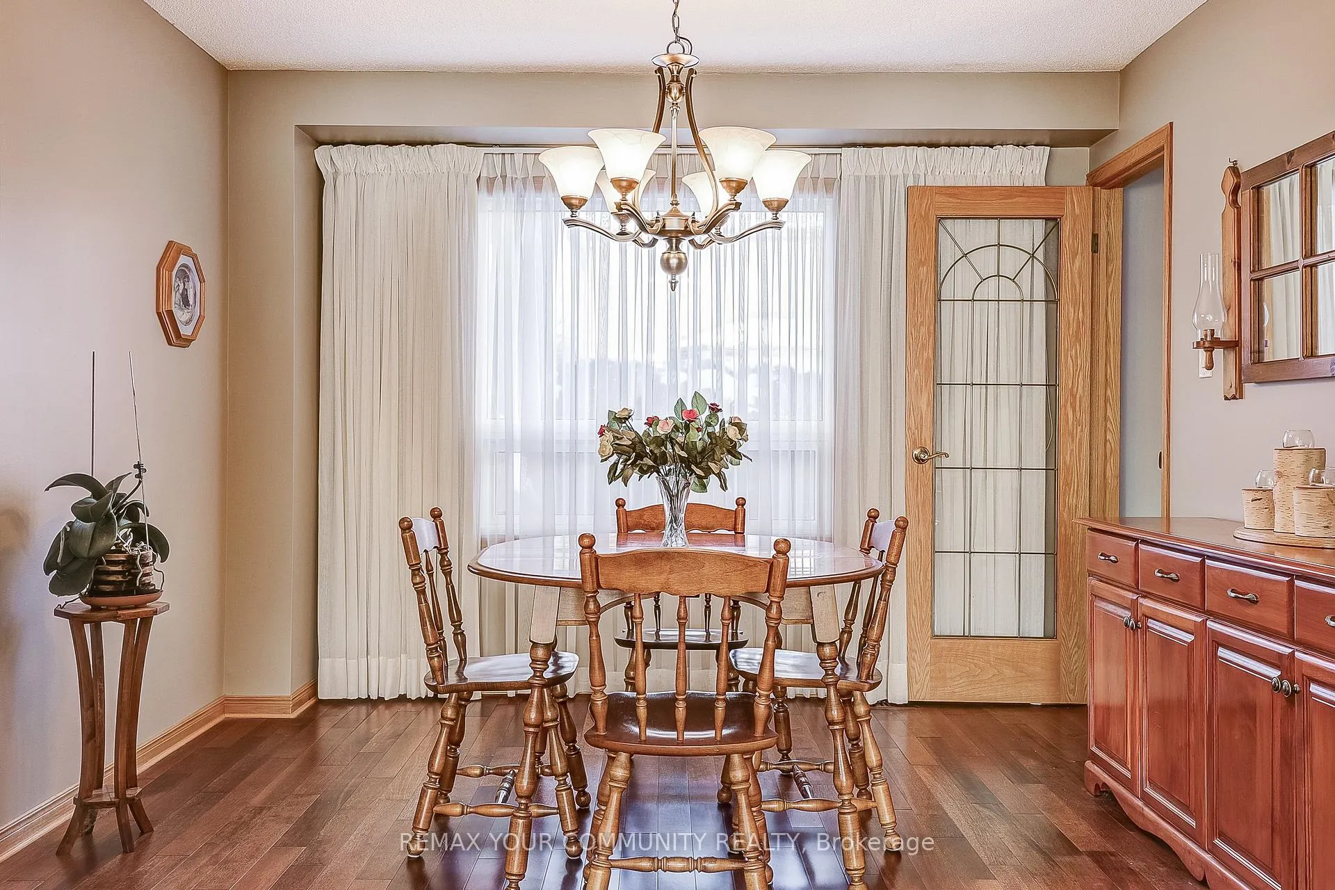 Photo 11 of 3 Sawyer Crescent, Markham, Markham Village — HOMEH