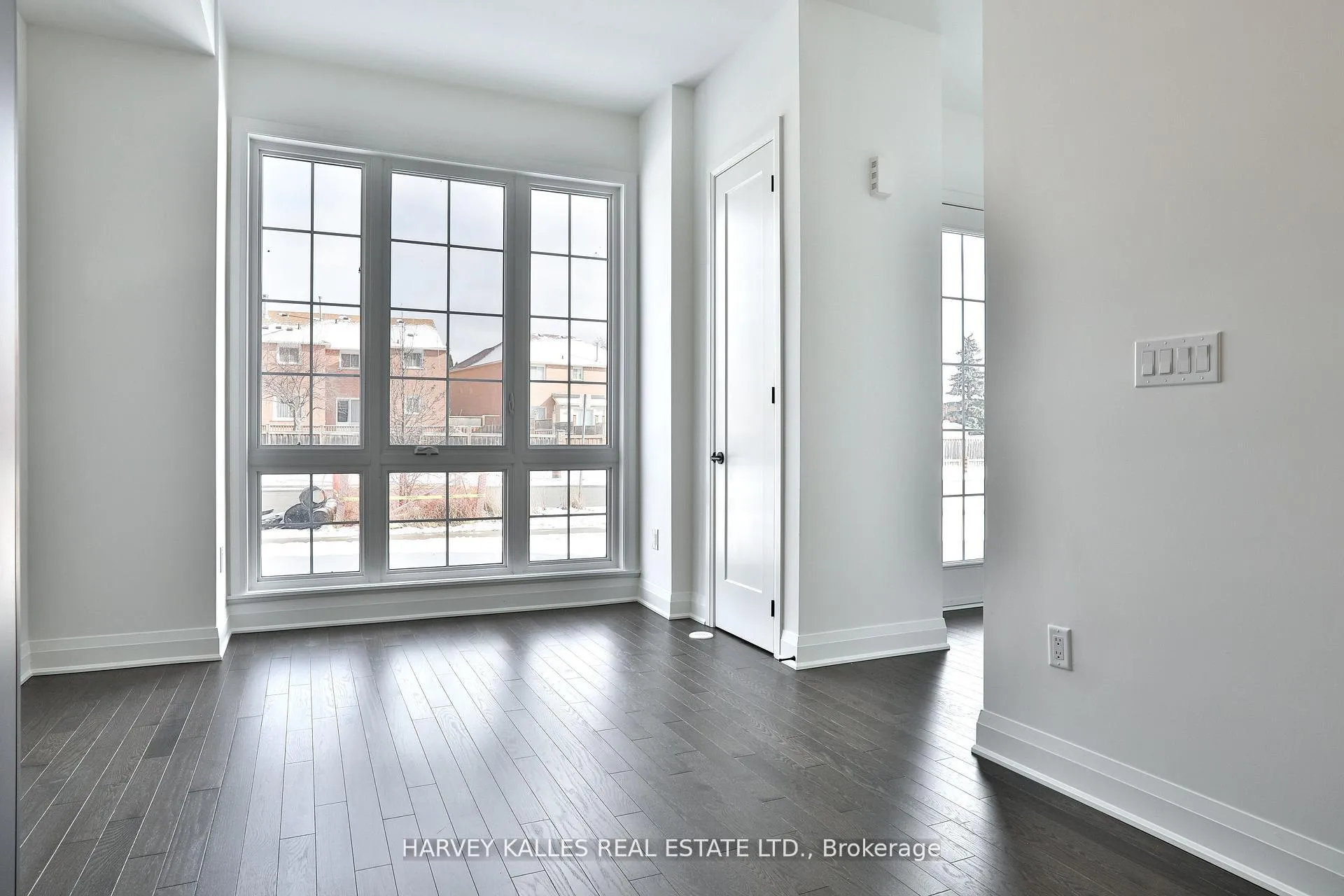 Photo 9 of 204 Atkinson Avenue, Vaughan, Uplands — HOMEH
