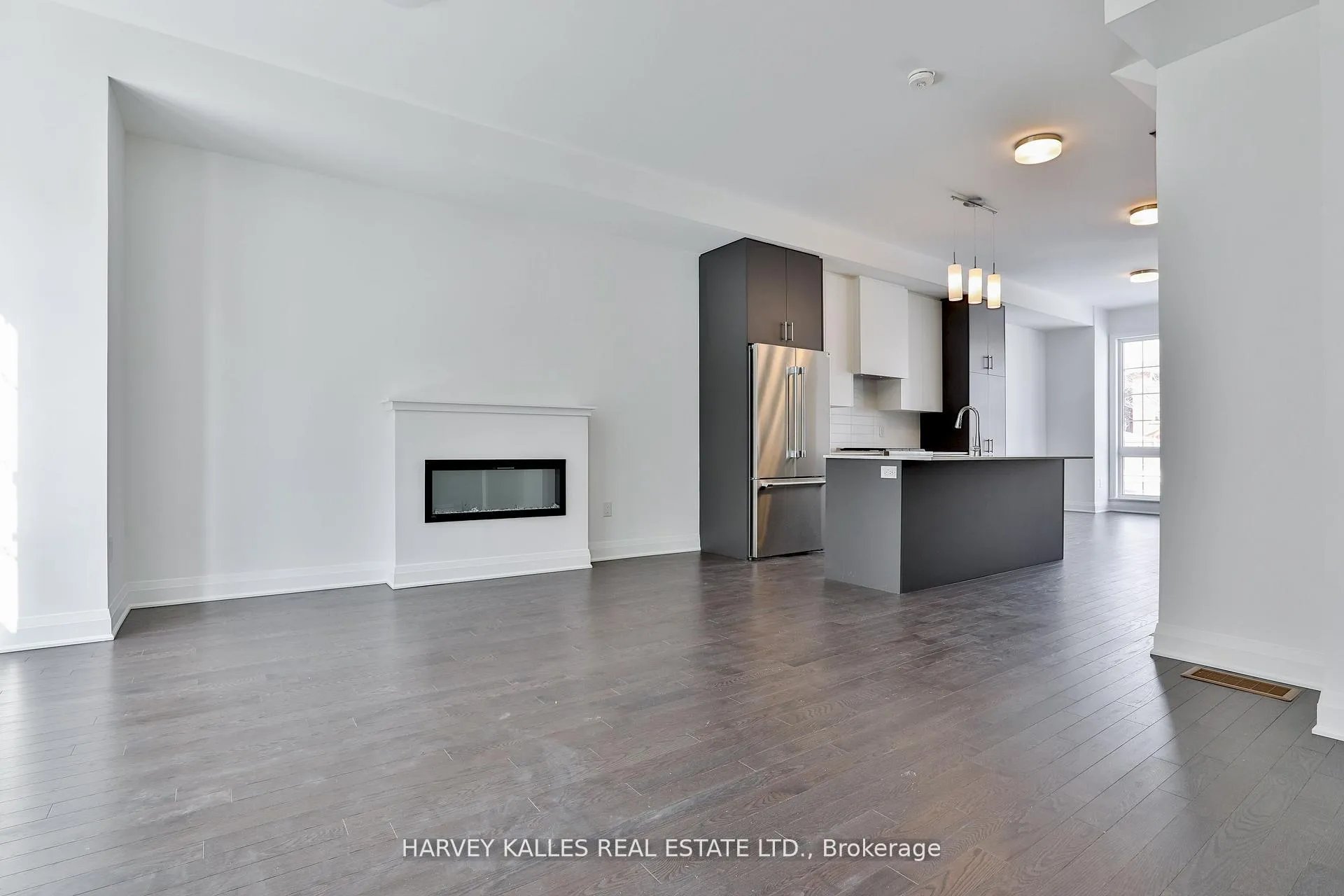 Photo 10 of 204 Atkinson Avenue, Vaughan, Uplands — HOMEH