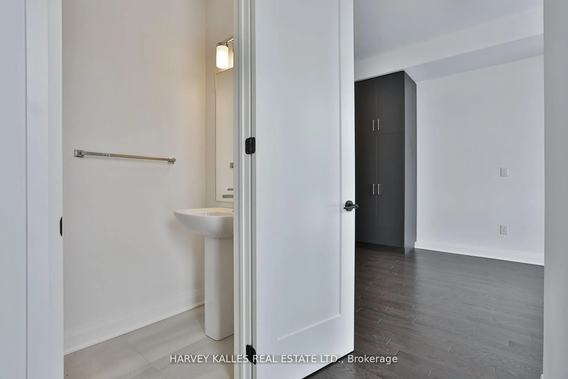Photo 14 of 204 Atkinson Avenue, Vaughan, Uplands — HOMEH
