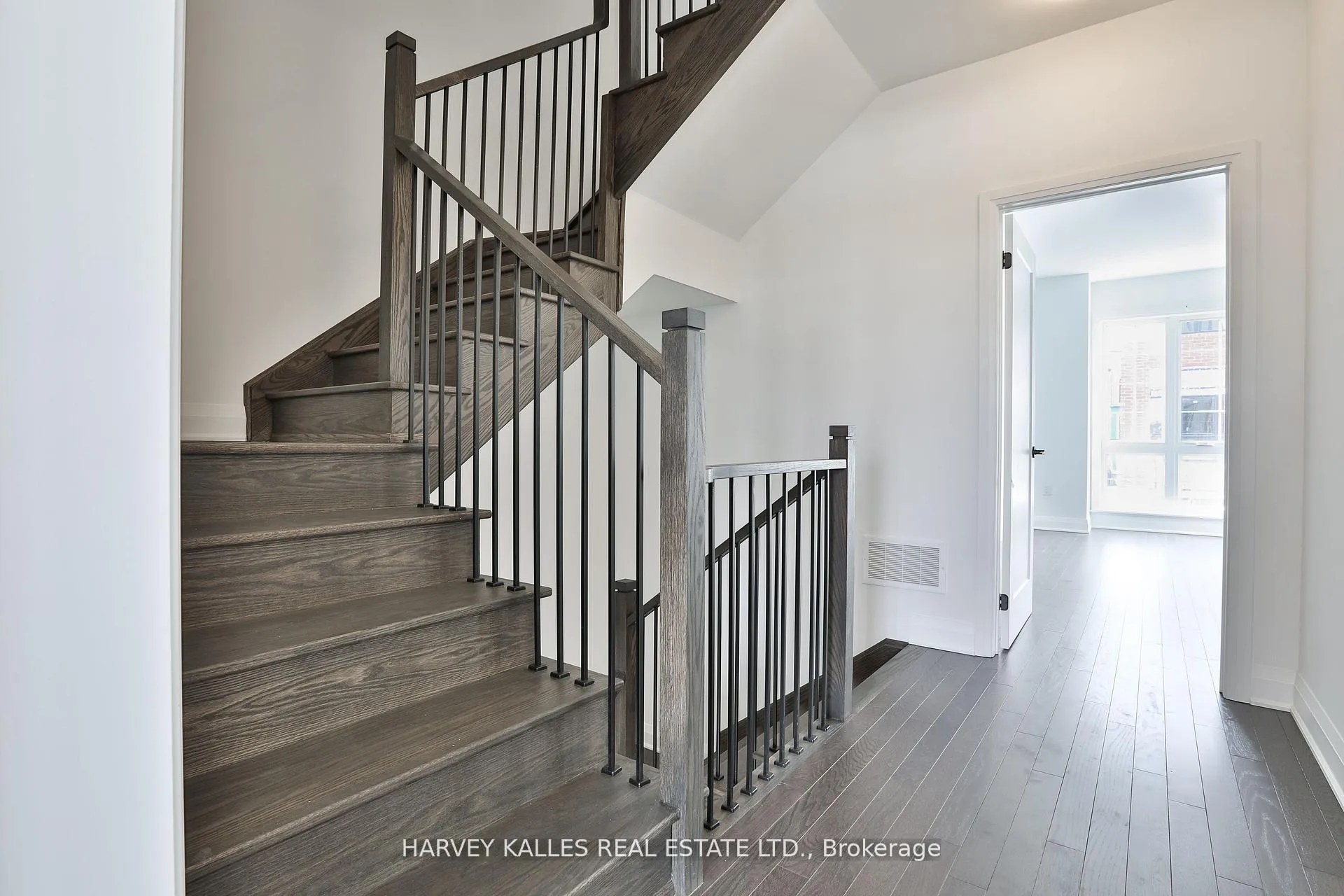 Photo 30 of 204 Atkinson Avenue, Vaughan, Uplands — HOMEH