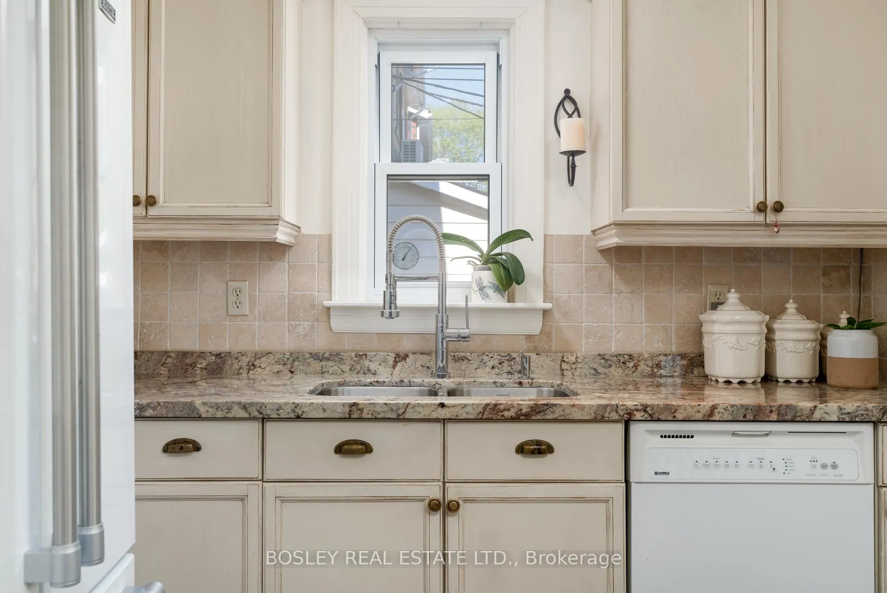 Photo 12 of 57 Springdale Boulevard, Toronto, Danforth Village-East York — HOMEH