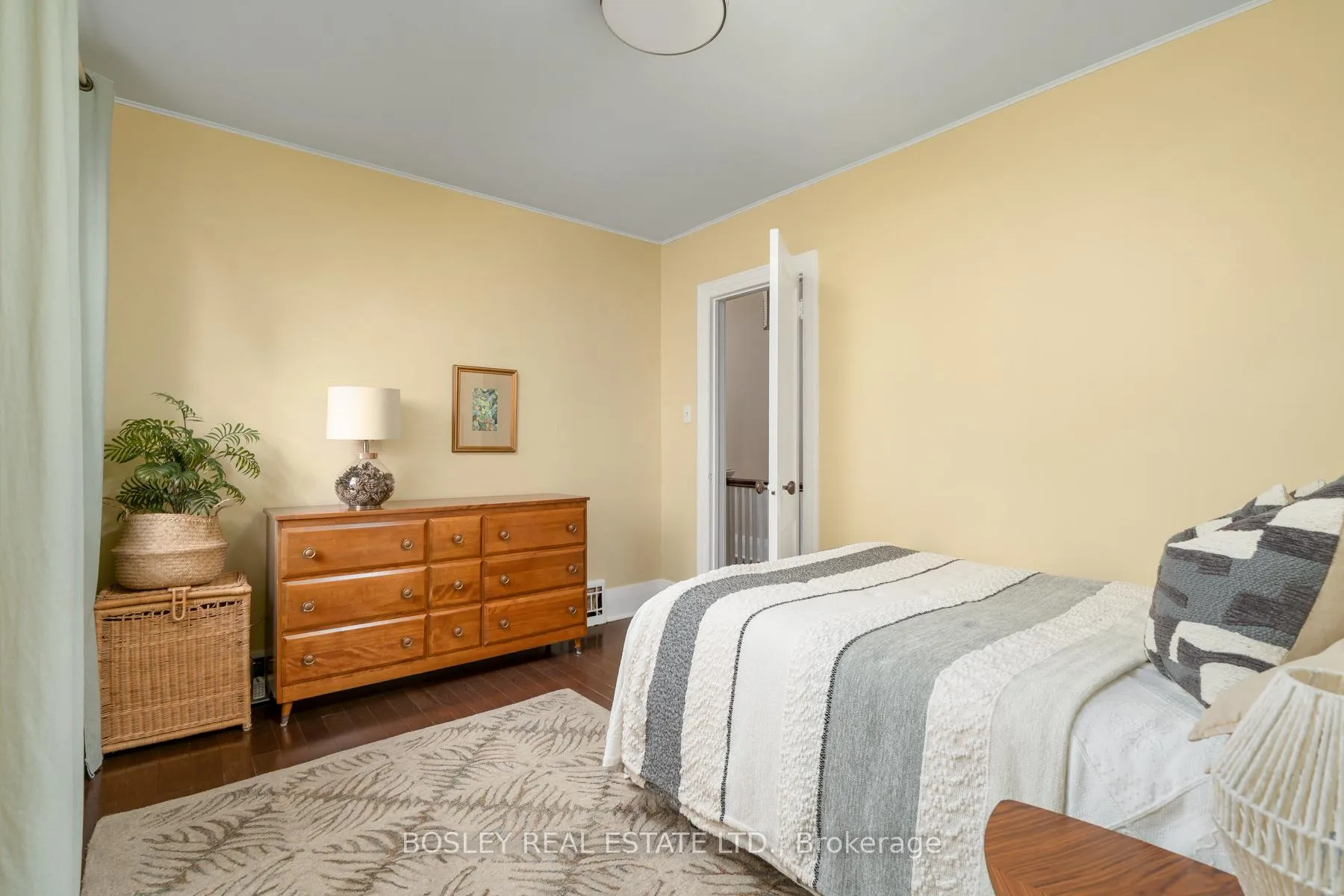 Photo 24 of 57 Springdale Boulevard, Toronto, Danforth Village-East York — HOMEH