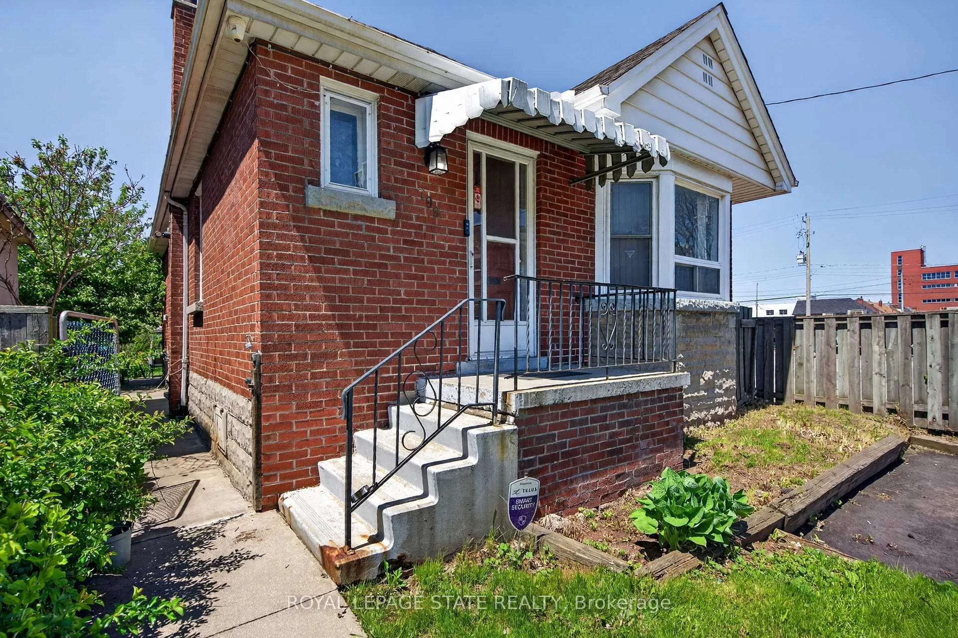 Photo 3 of 199 Stirton Street, Hamilton, Gibson — HOMEH