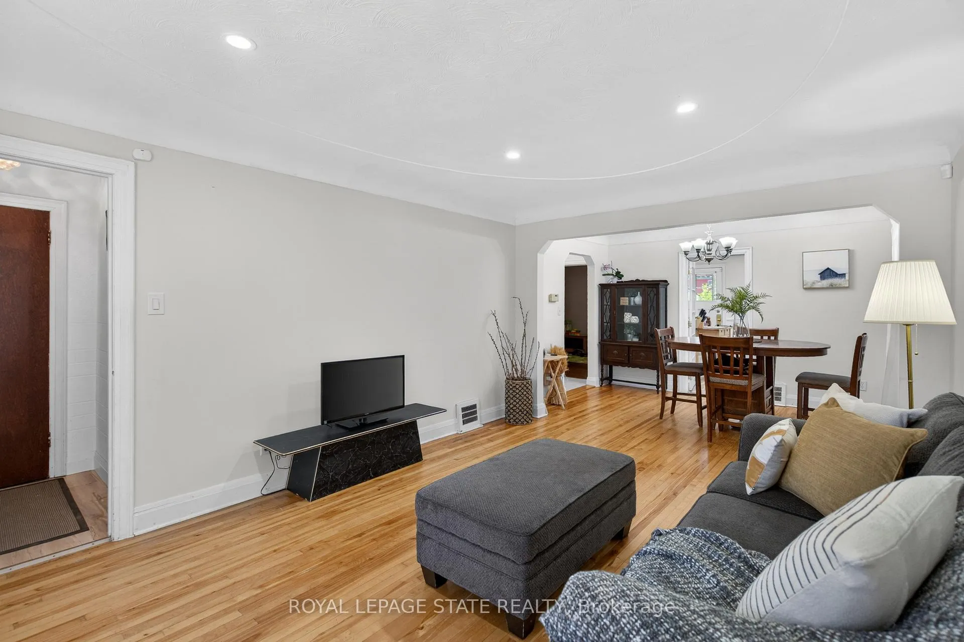 Photo 6 of 199 Stirton Street, Hamilton, Gibson — HOMEH