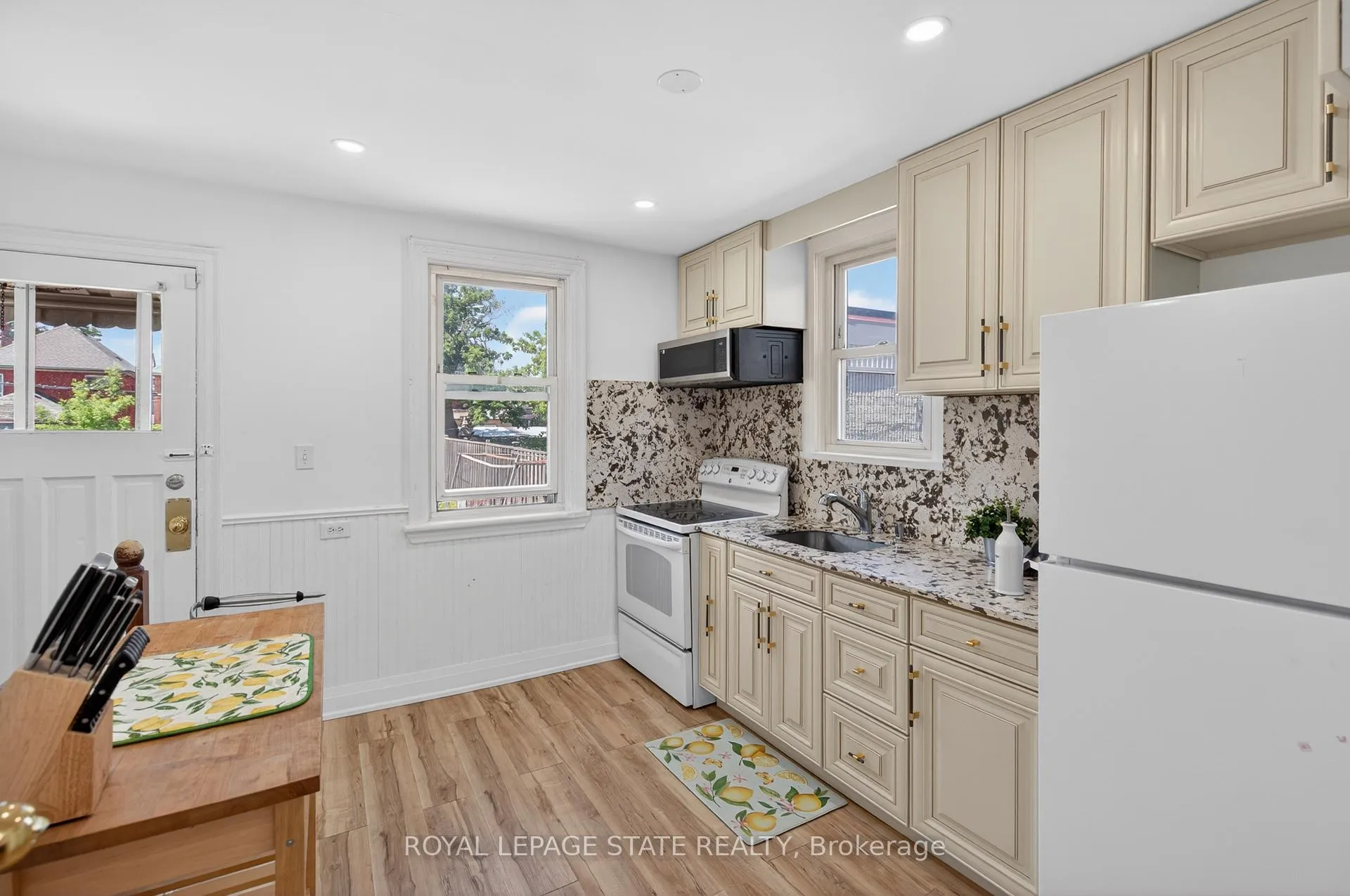 Photo 10 of 199 Stirton Street, Hamilton, Gibson — HOMEH
