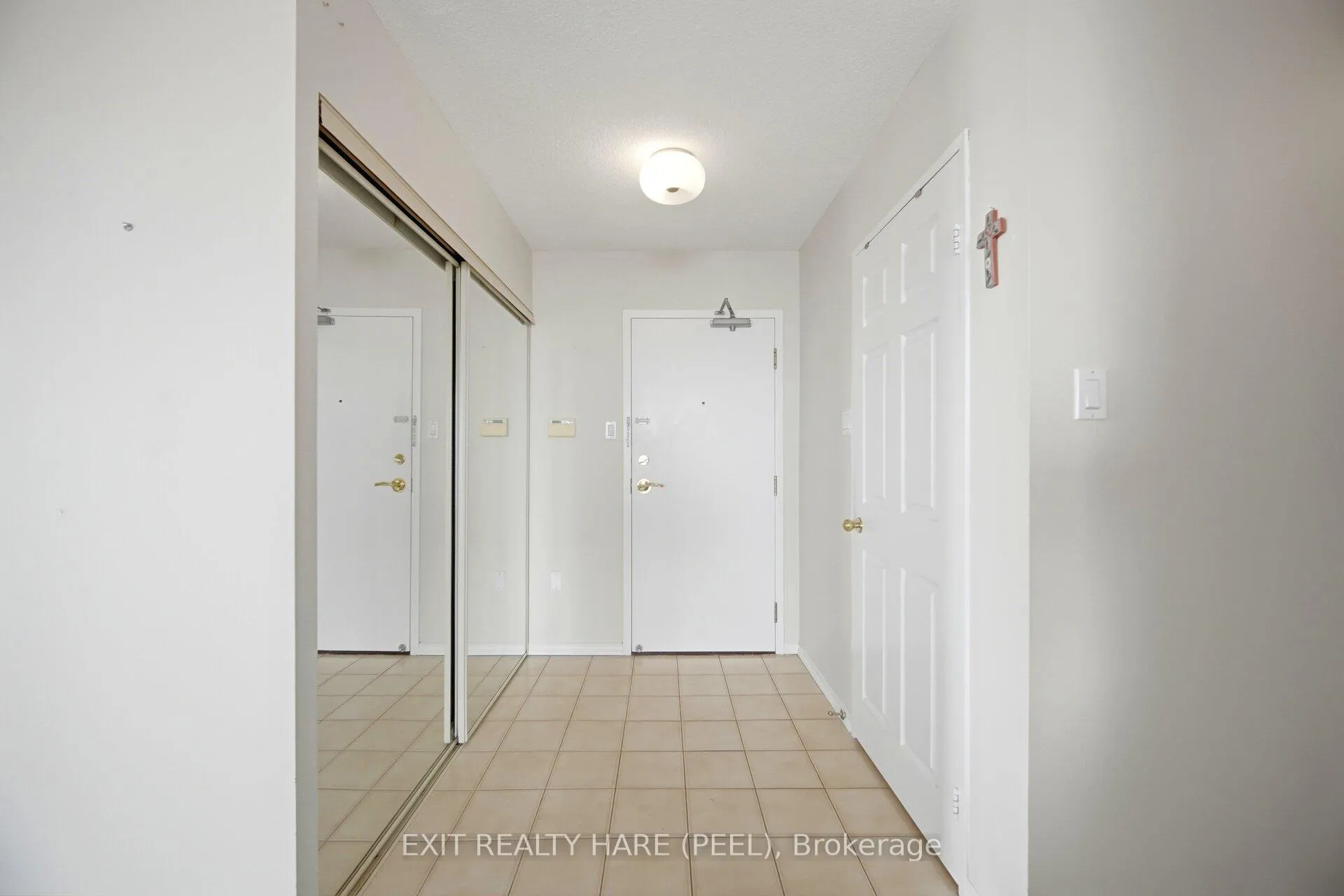 Photo 8 of Unit 912, 20 Cherrytree Drive, Brampton, Fletcher's Creek South — HOMEH