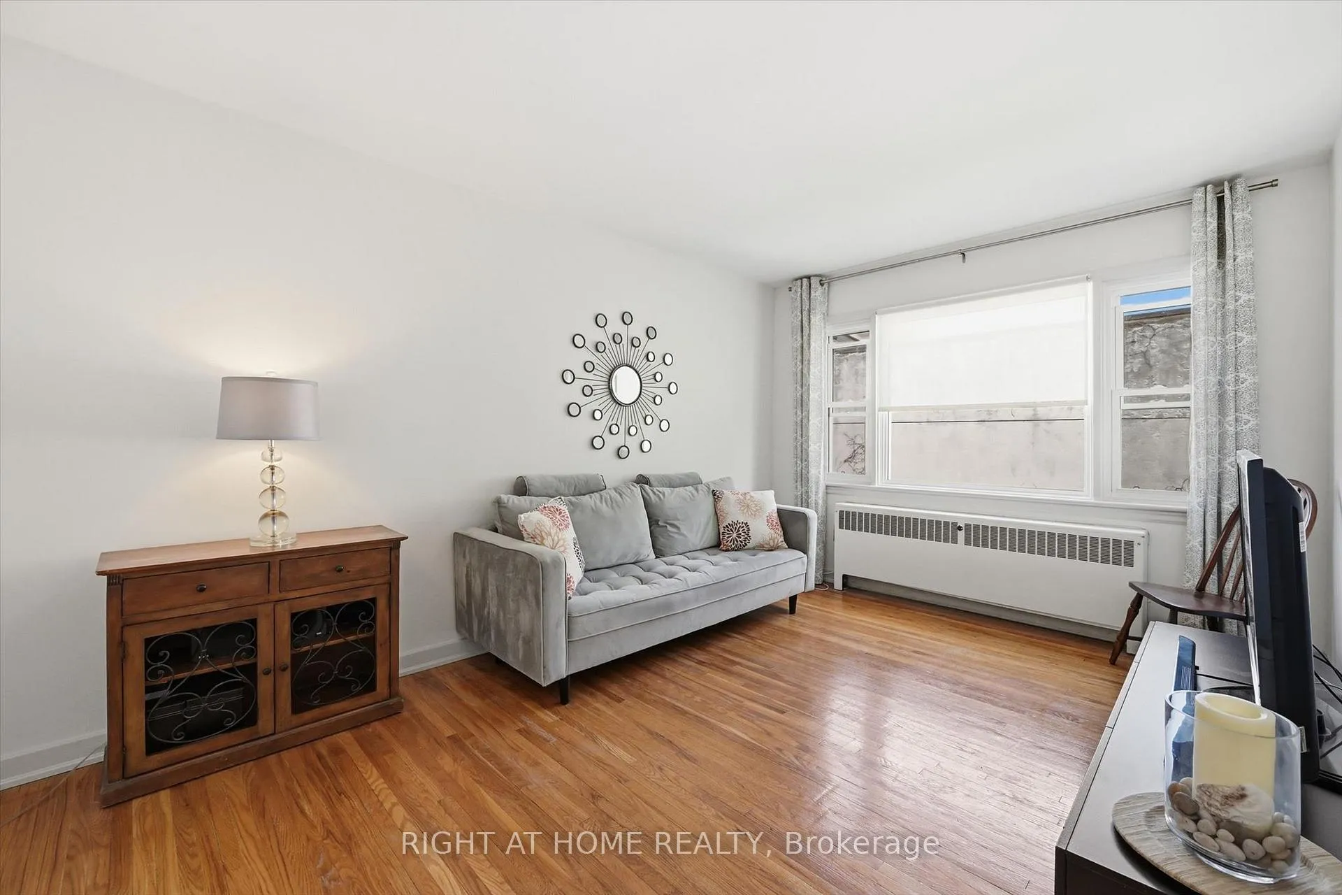 Photo 13 of Unit 28, 137 Emerald Street S, Hamilton, Stinson — HOMEH