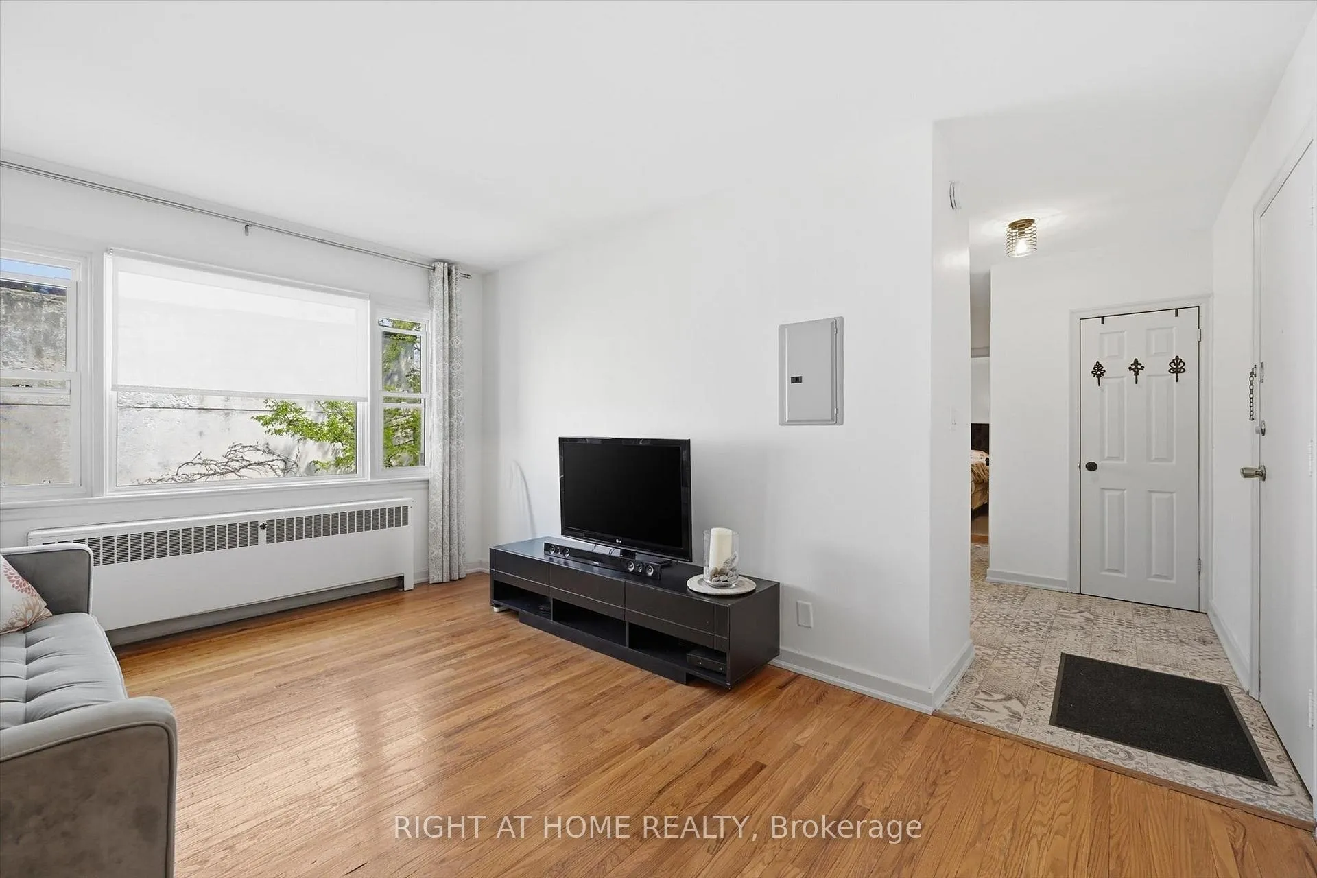 Photo 14 of Unit 28, 137 Emerald Street S, Hamilton, Stinson — HOMEH
