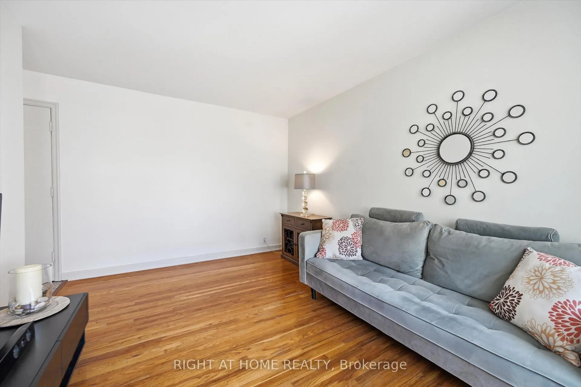 Photo 16 of Unit 28, 137 Emerald Street S, Hamilton, Stinson — HOMEH