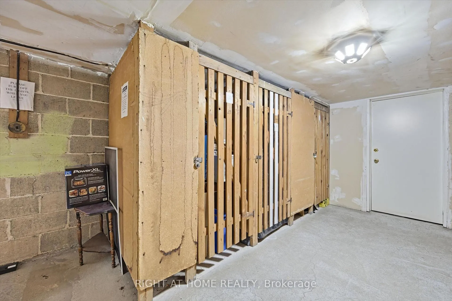 Photo 20 of Unit 28, 137 Emerald Street S, Hamilton, Stinson — HOMEH