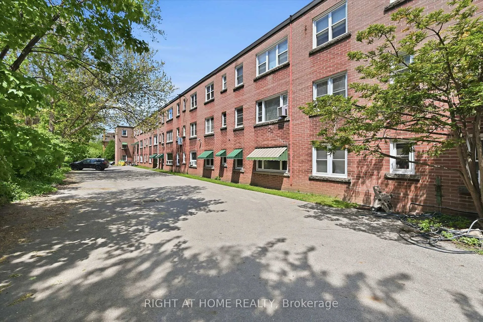 Photo 23 of Unit 28, 137 Emerald Street S, Hamilton, Stinson — HOMEH