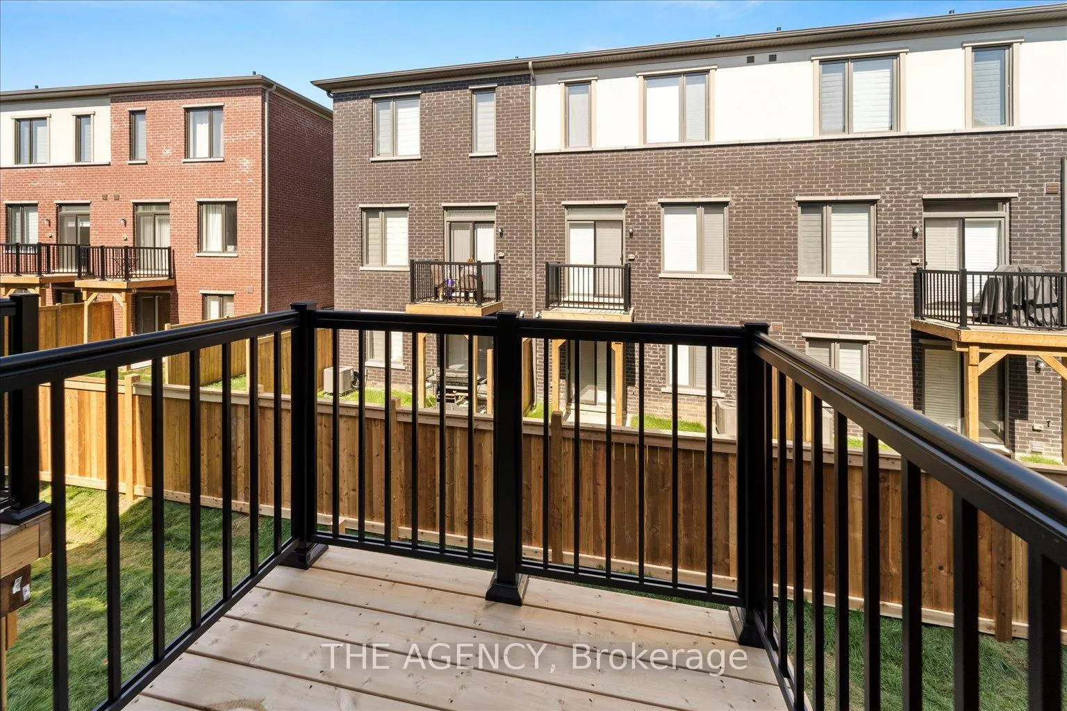 Photo 2 of 18 Origin Way, Vaughan, Patterson — HOMEH