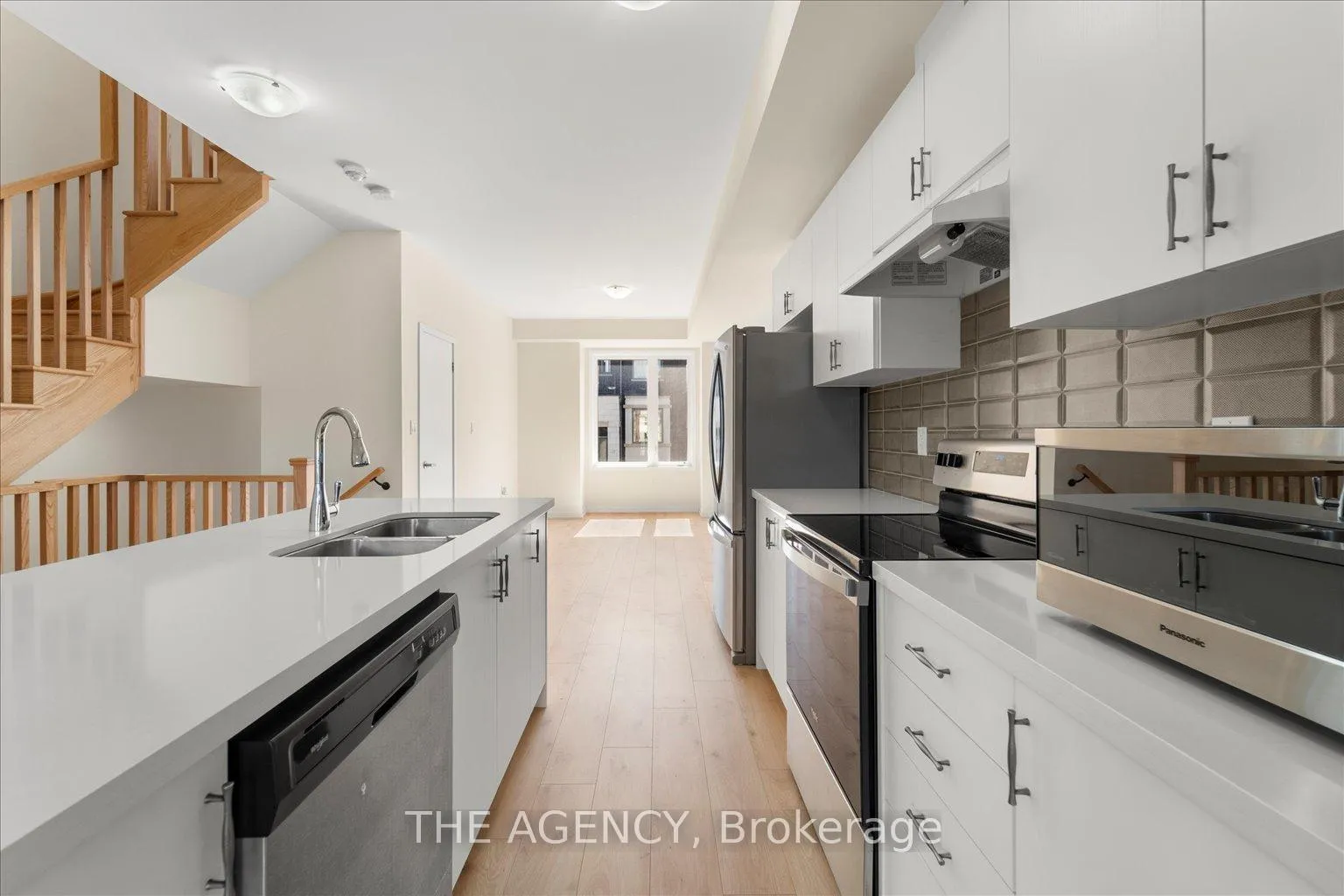 Photo 5 of 18 Origin Way, Vaughan, Patterson — HOMEH