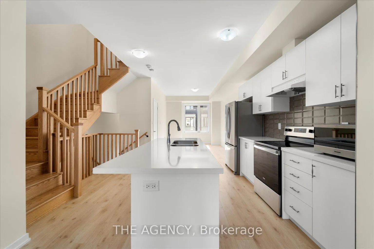 Photo 7 of 18 Origin Way, Vaughan, Patterson — HOMEH