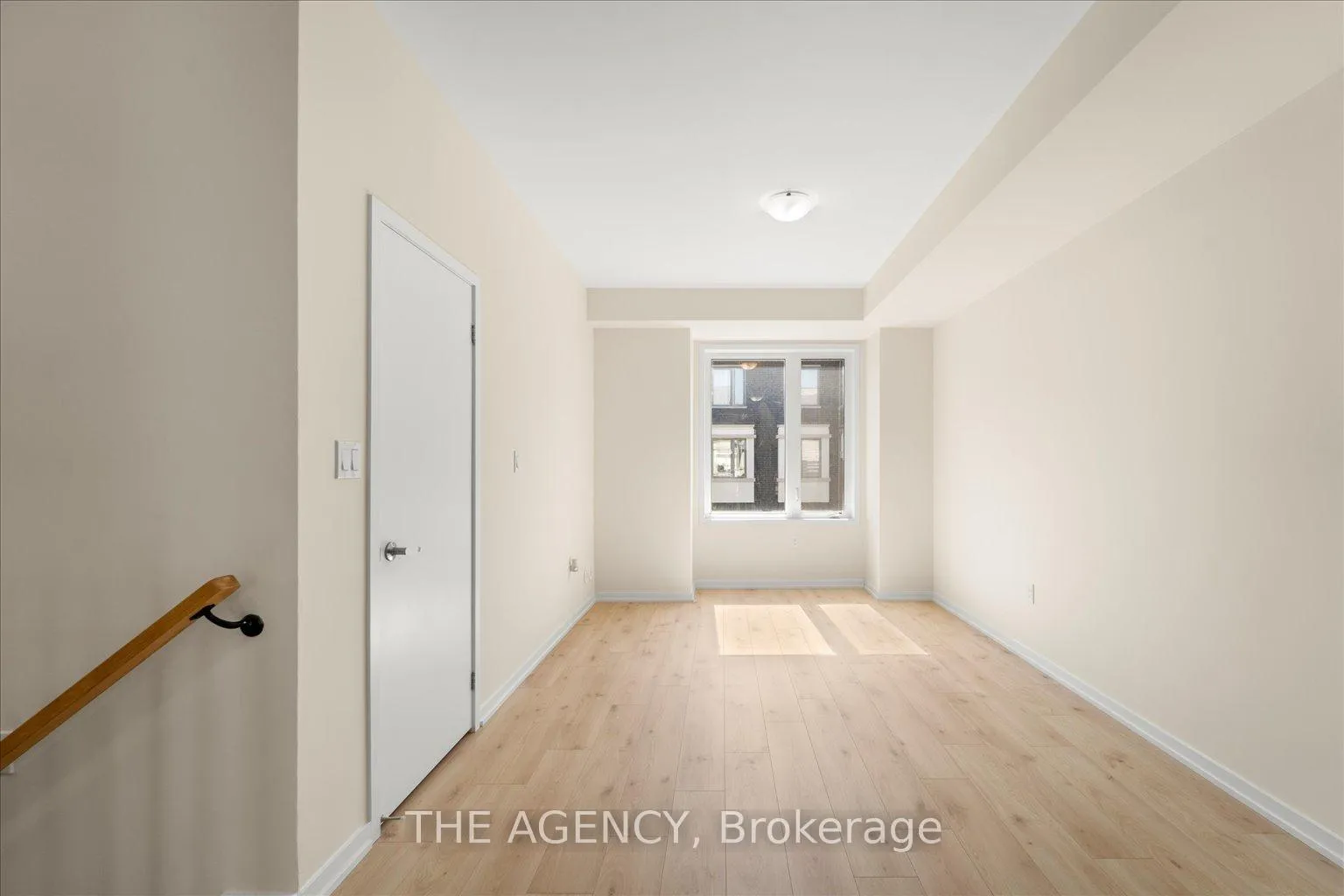 Photo 10 of 18 Origin Way, Vaughan, Patterson — HOMEH