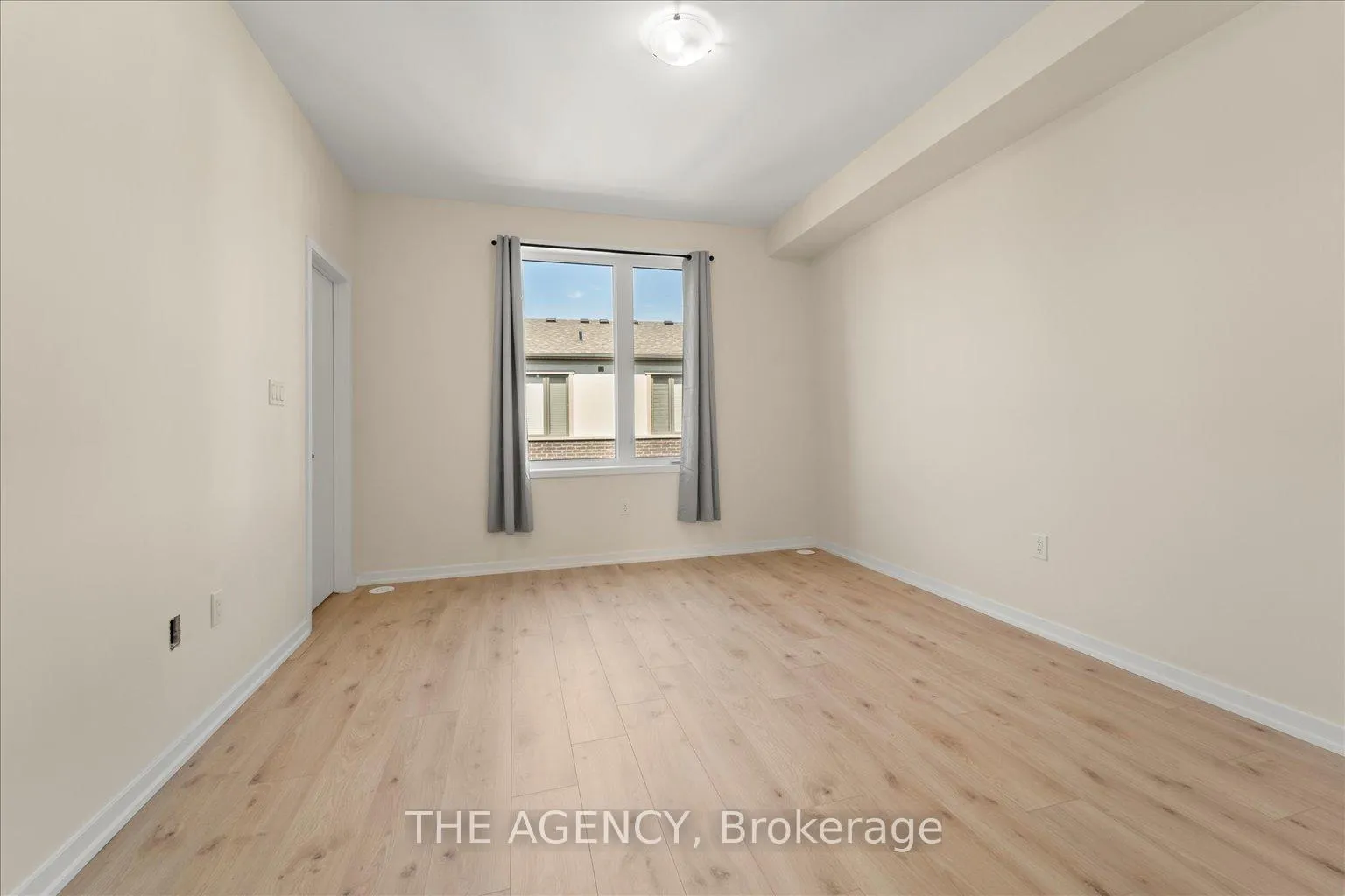 Photo 11 of 18 Origin Way, Vaughan, Patterson — HOMEH
