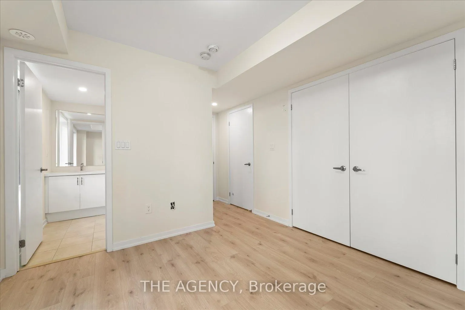 Photo 14 of 18 Origin Way, Vaughan, Patterson — HOMEH
