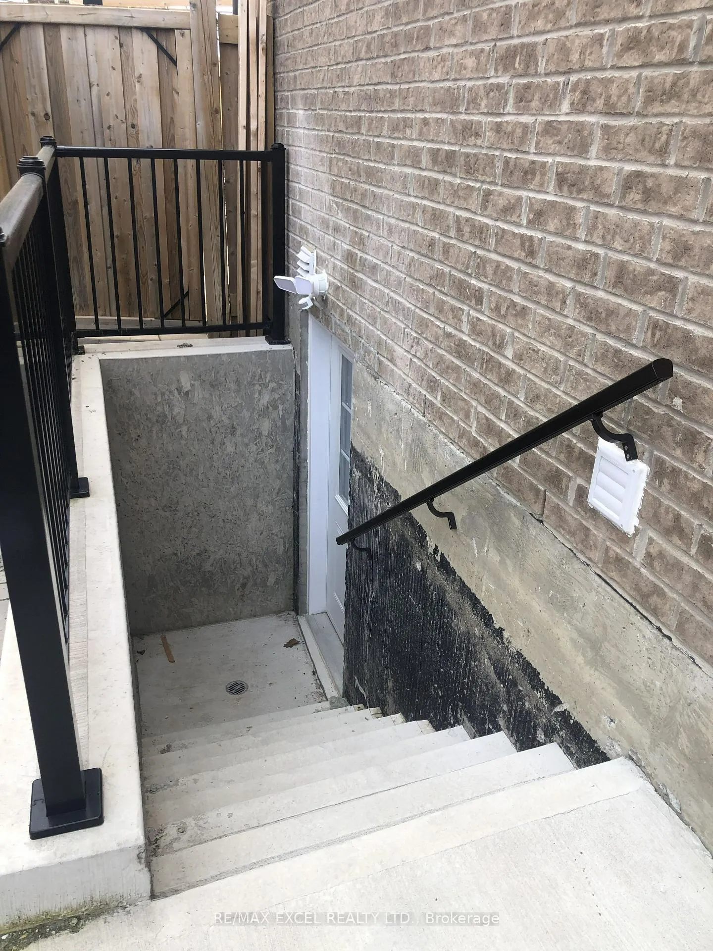 Photo 3 of Unit Bsmt # 2, 13 Kilmarnock Crescent, Whitby, Rural Whitby — HOMEH