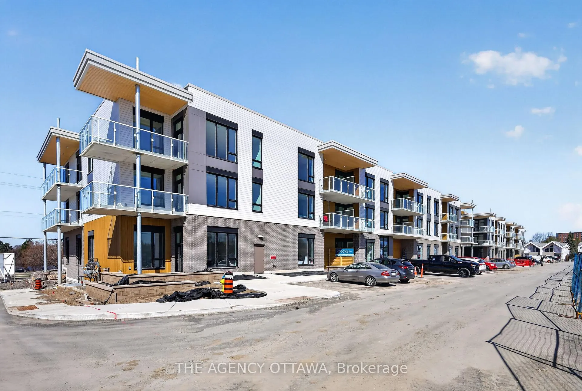 Photo 2 of Unit 107, 3071 Riverside Drive, Ottawa, Mooneys Bay/Riverside Park — HOMEH