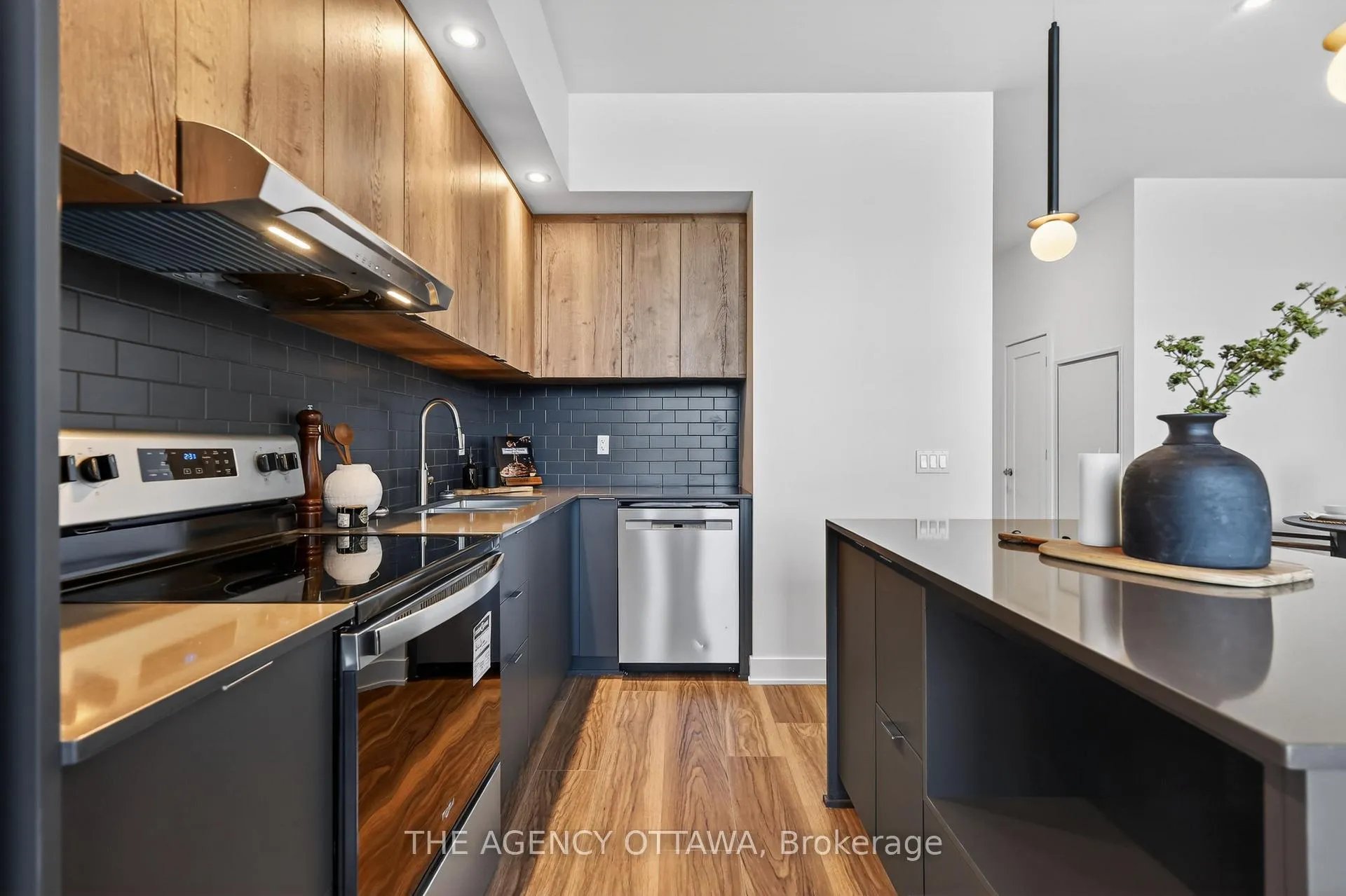 Photo 11 of Unit 107, 3071 Riverside Drive, Ottawa, Mooneys Bay/Riverside Park — HOMEH