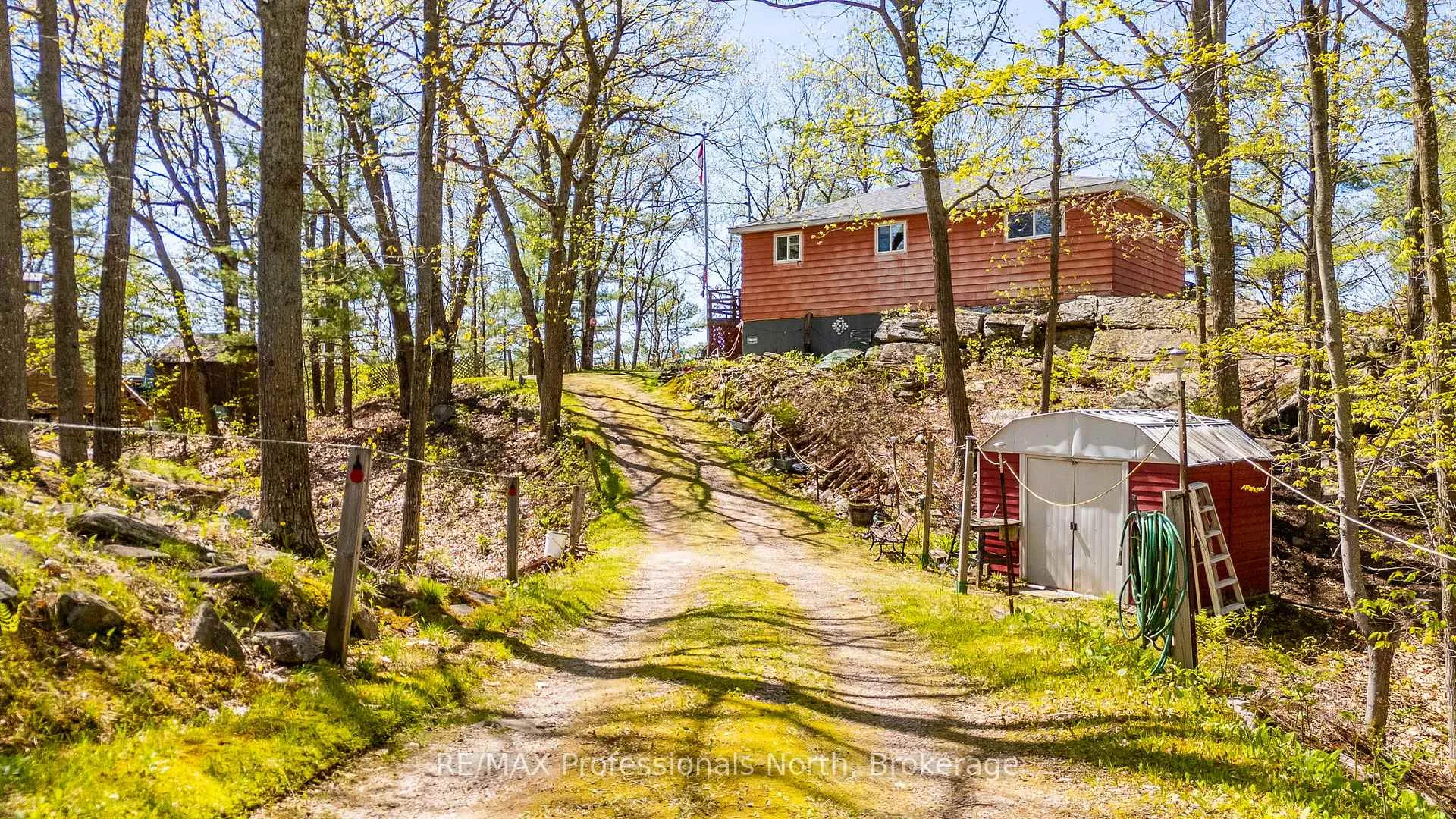 Photo 3 of 1011 Palomino Trail, Minden Hills, Lutterworth — HOMEH