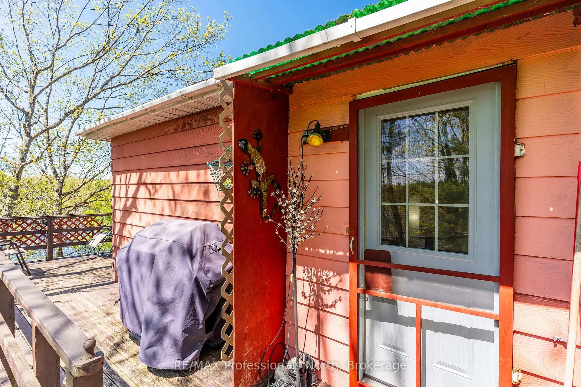 Photo 9 of 1011 Palomino Trail, Minden Hills, Lutterworth — HOMEH