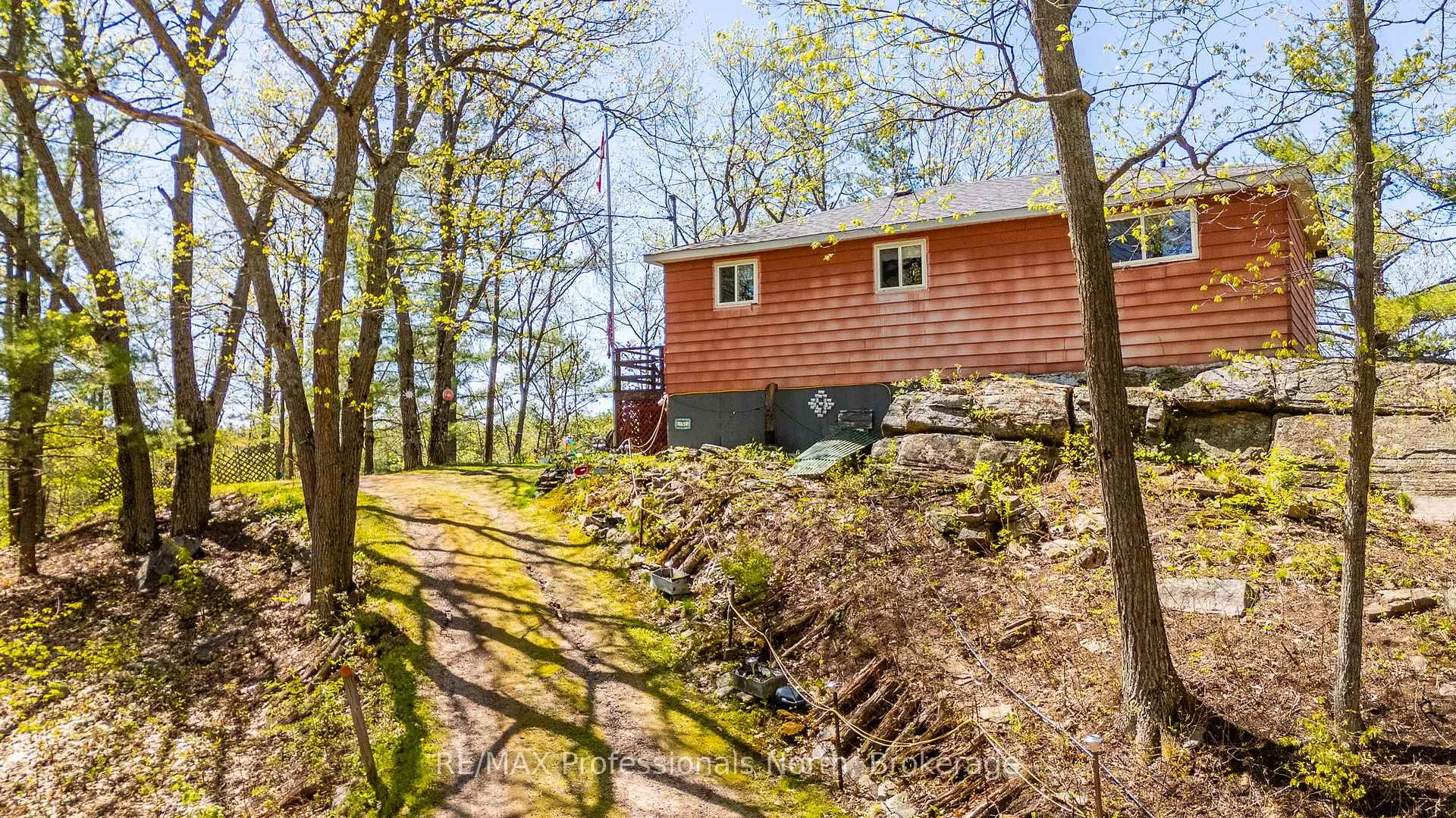 Photo 32 of 1011 Palomino Trail, Minden Hills, Lutterworth — HOMEH