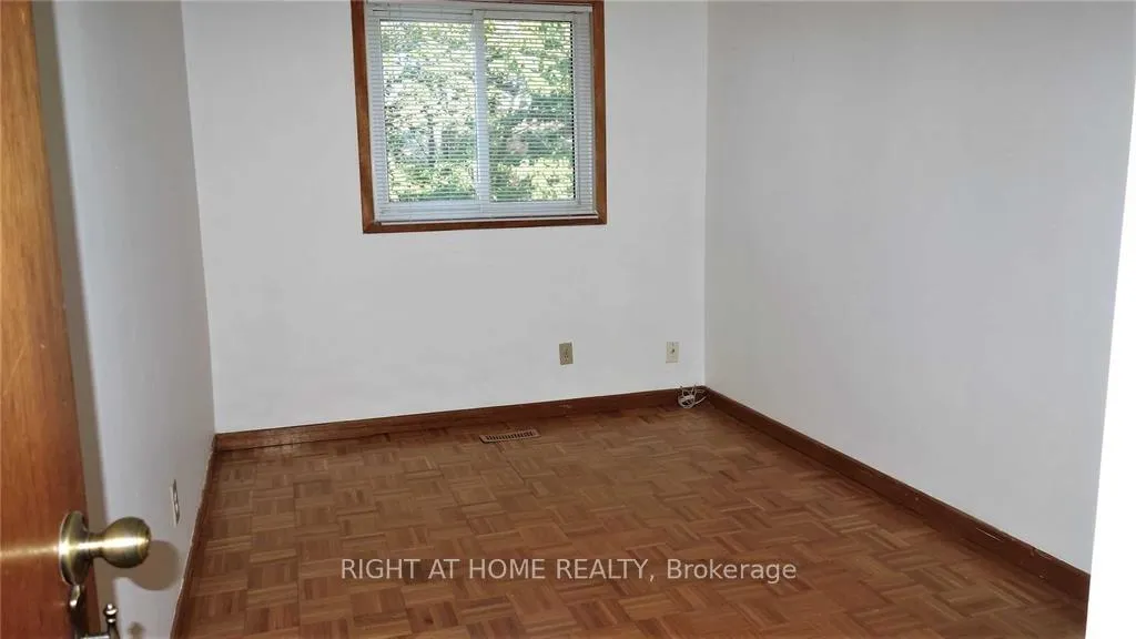 Photo 9 of 170 Glen Shields Avenue, Vaughan, Glen Shields — HOMEH