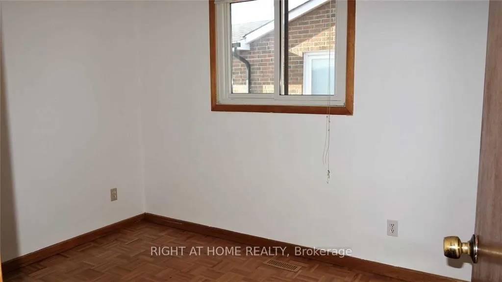 Photo 10 of 170 Glen Shields Avenue, Vaughan, Glen Shields — HOMEH