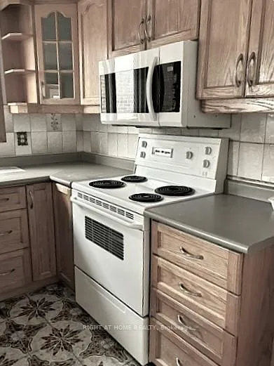 Photo 15 of 170 Glen Shields Avenue, Vaughan, Glen Shields — HOMEH