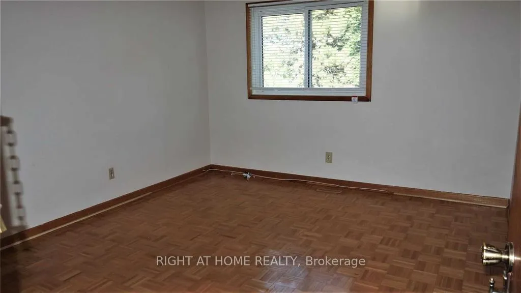 Photo 18 of 170 Glen Shields Avenue, Vaughan, Glen Shields — HOMEH