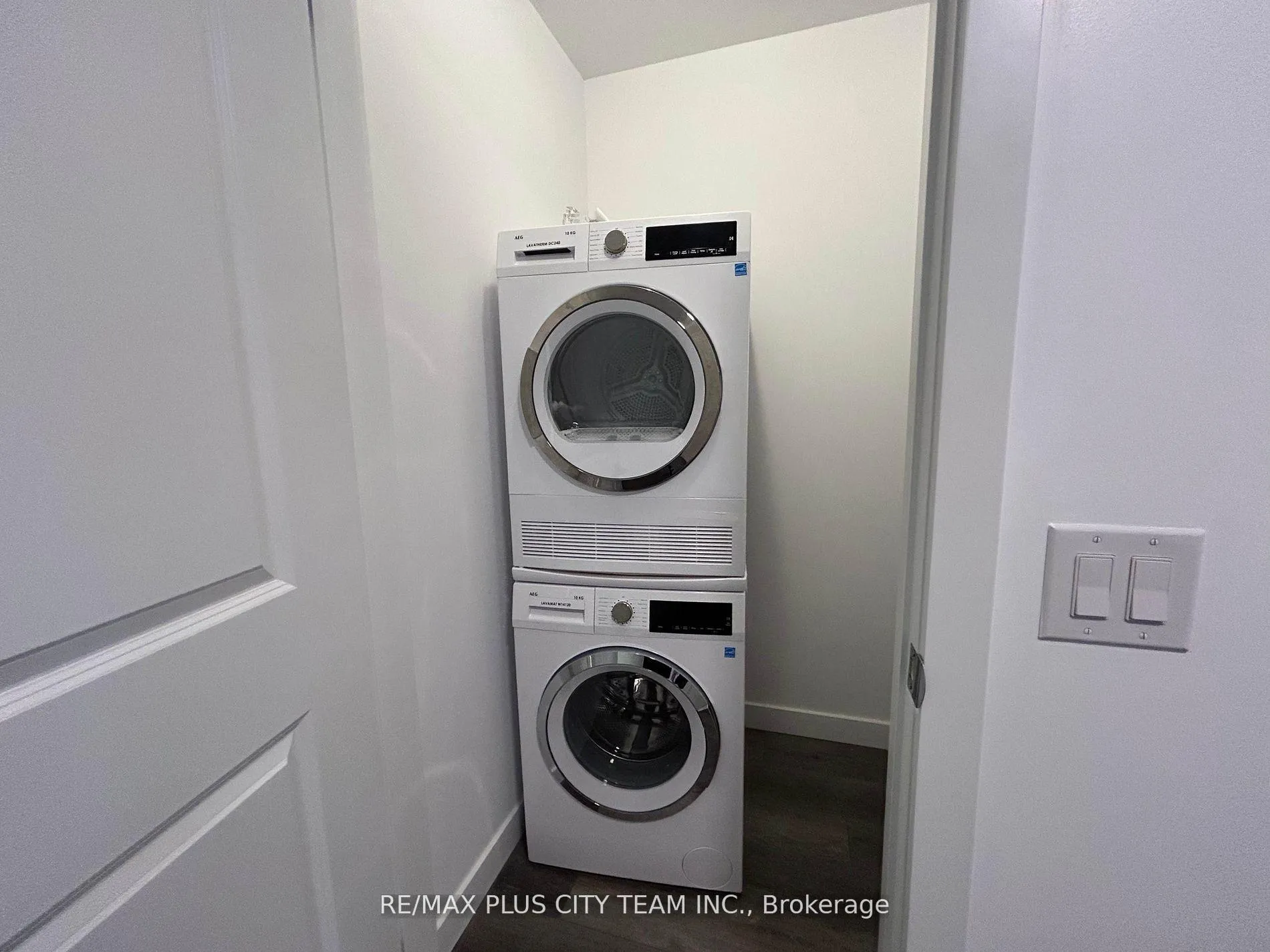 Photo 19 of Unit 208, 7549 Kalar Road, Niagara Falls, Brown — HOMEH