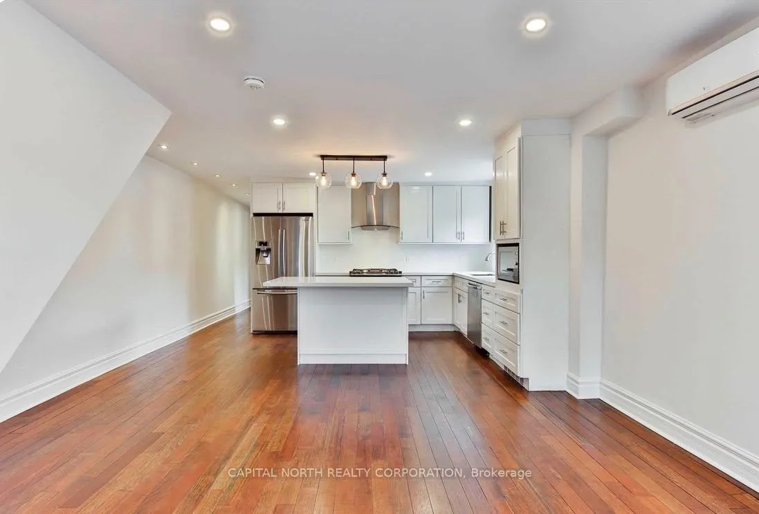Photo 10 of Unit Lower, 43 Glen Manor Drive, Toronto, The Beaches — HOMEH