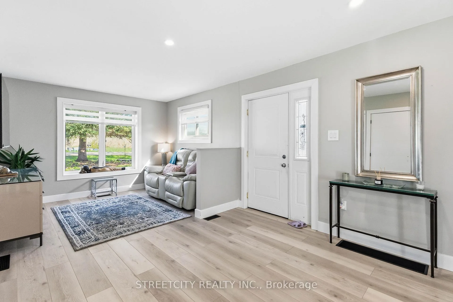 Photo 6 of 10867 Melrose Drive, Middlesex Centre, Rural Middlesex Centre — HOMEH