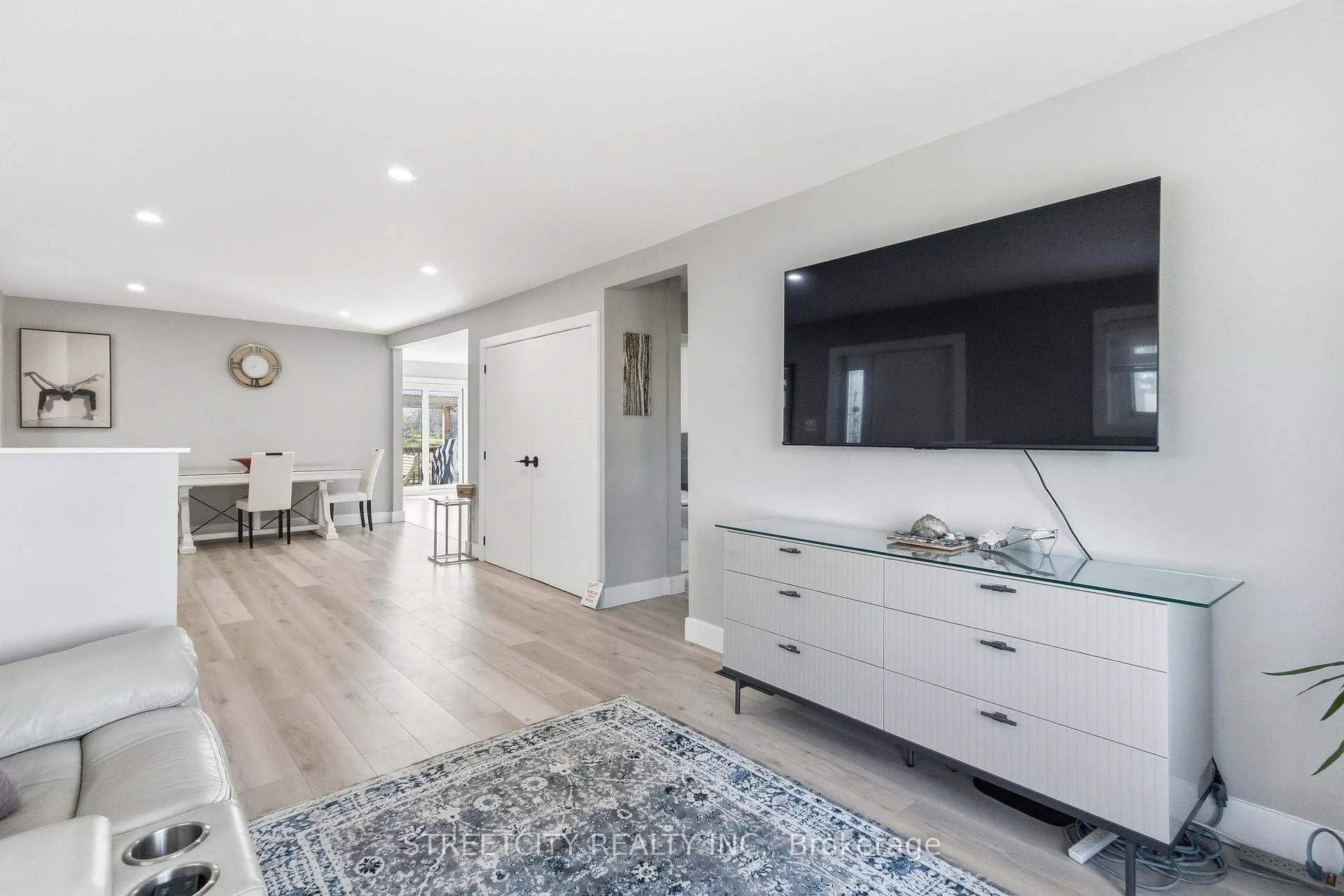 Photo 9 of 10867 Melrose Drive, Middlesex Centre, Rural Middlesex Centre — HOMEH