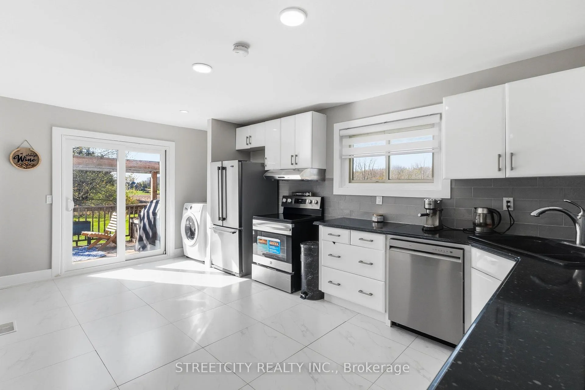 Photo 15 of 10867 Melrose Drive, Middlesex Centre, Rural Middlesex Centre — HOMEH