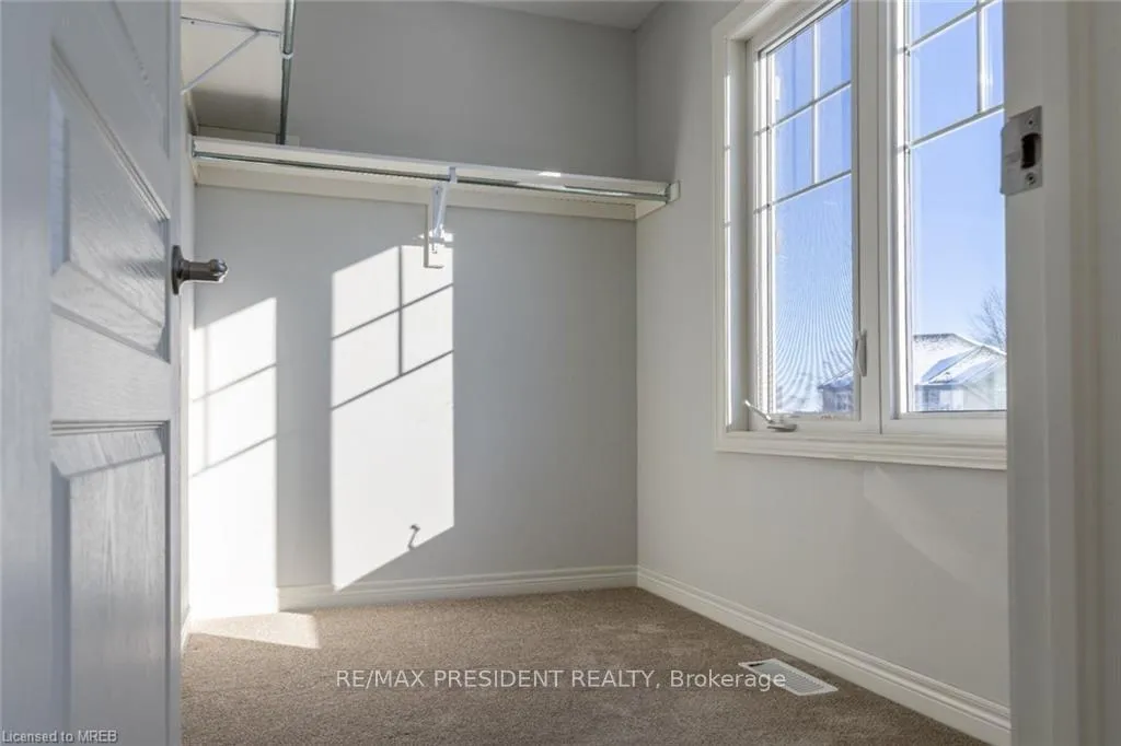 Photo 16 of 80 Monarch Street, Welland, Coyle Creek — HOMEH
