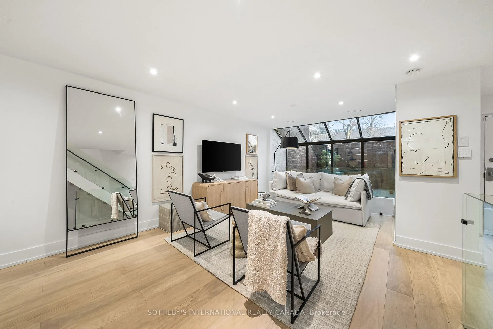 Photo 2 of Unit A4, 142 Pears Avenue, Toronto, The Annex — HOMEH