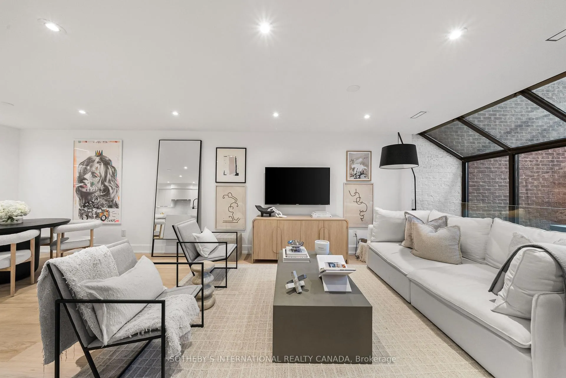 Photo 3 of Unit A4, 142 Pears Avenue, Toronto, The Annex — HOMEH