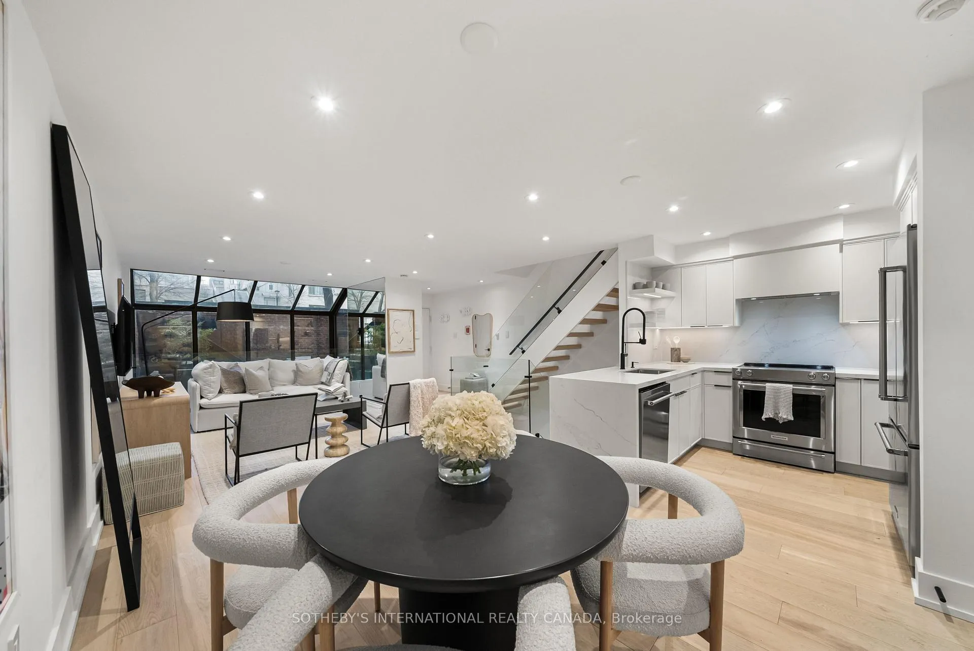 Photo 6 of Unit A4, 142 Pears Avenue, Toronto, The Annex — HOMEH