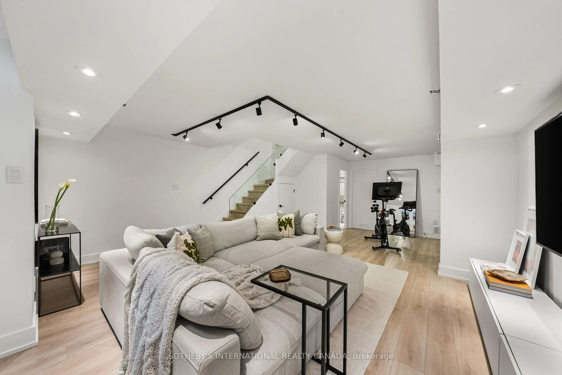 Photo 29 of Unit A4, 142 Pears Avenue, Toronto, The Annex — HOMEH