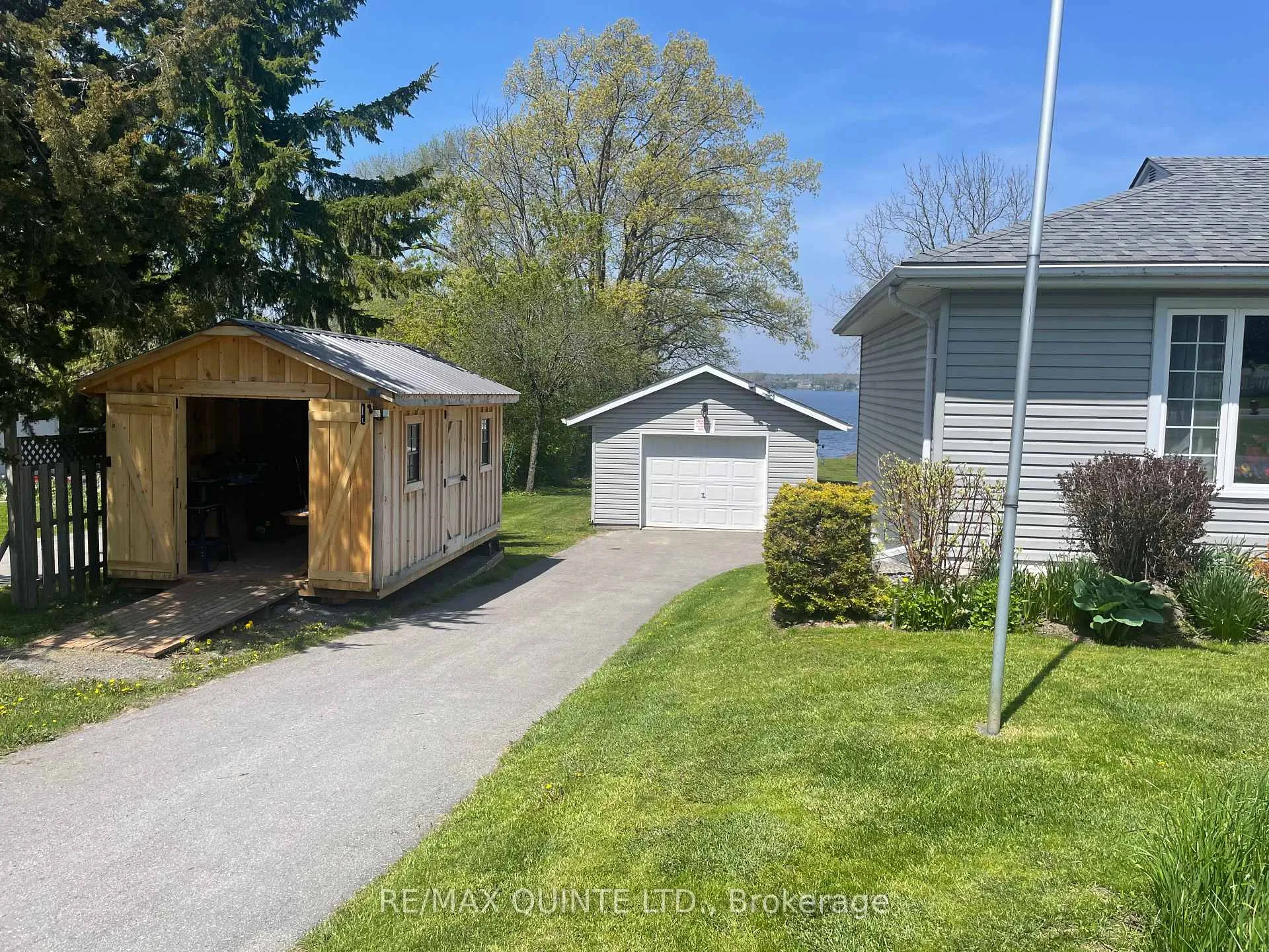 Photo 2 of 1752 County Road 3, Prince Edward County, Ameliasburg Ward — HOMEH