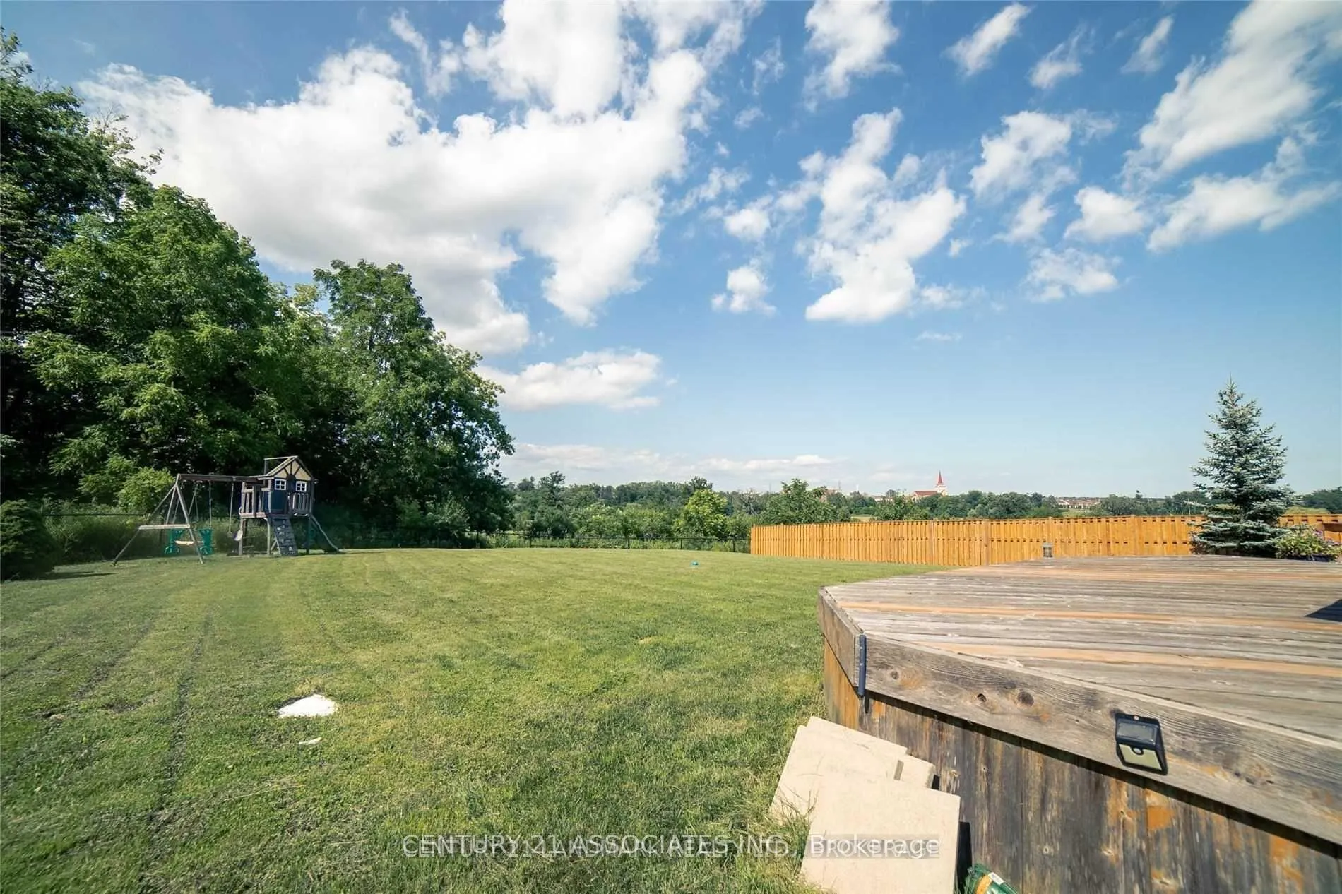Photo 3 of 2687 Baker Road, Niagara Falls, Lyons Creek — HOMEH
