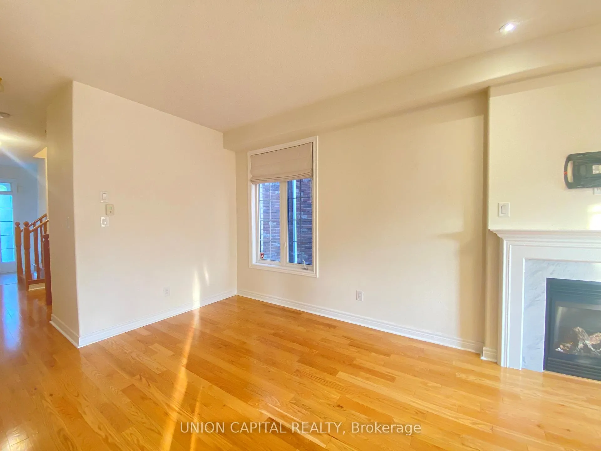 Photo 9 of 73 Mary Ellen Baker Crescent, Vaughan, Patterson — HOMEH