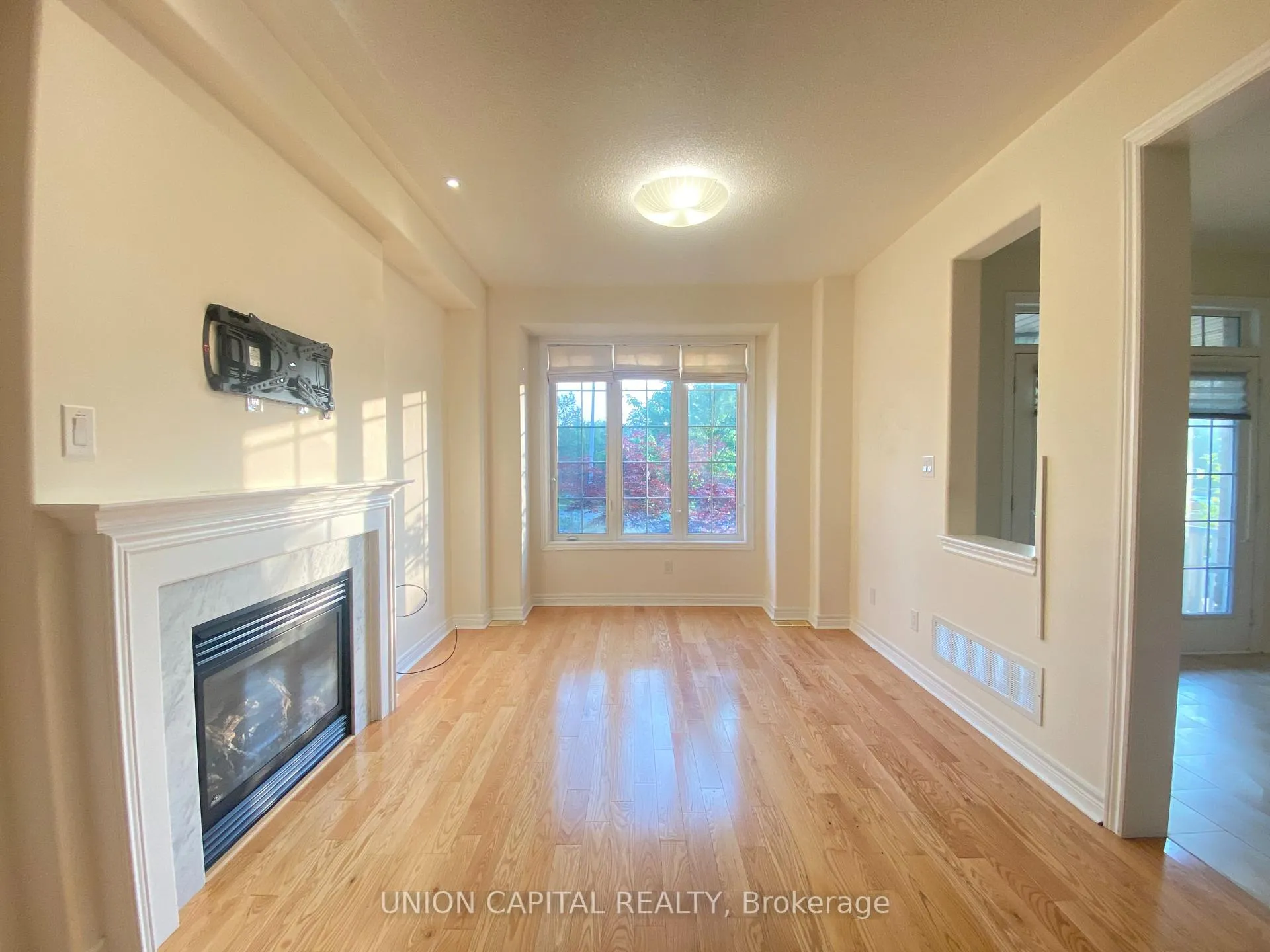 Photo 13 of 73 Mary Ellen Baker Crescent, Vaughan, Patterson — HOMEH