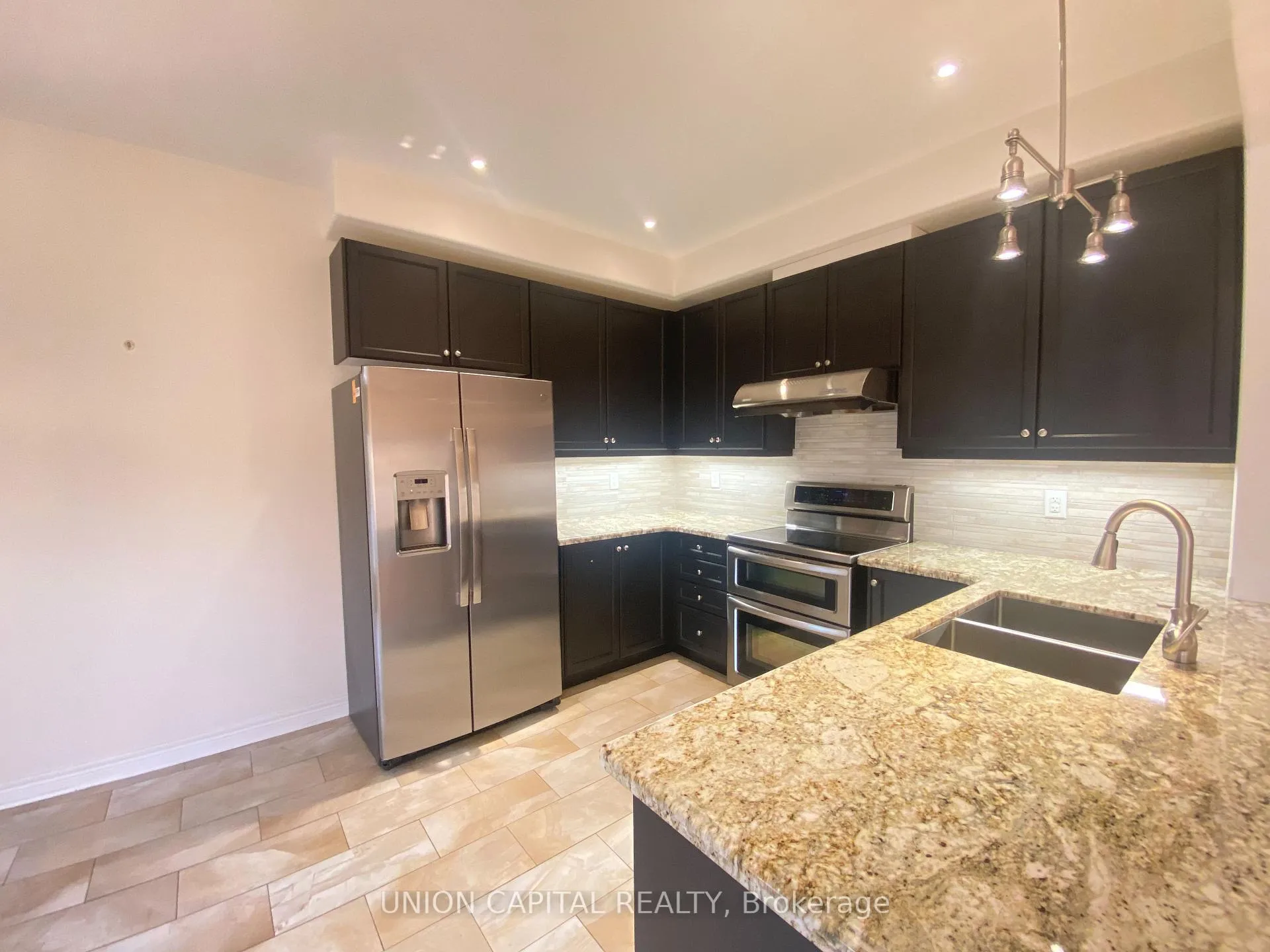 Photo 15 of 73 Mary Ellen Baker Crescent, Vaughan, Patterson — HOMEH